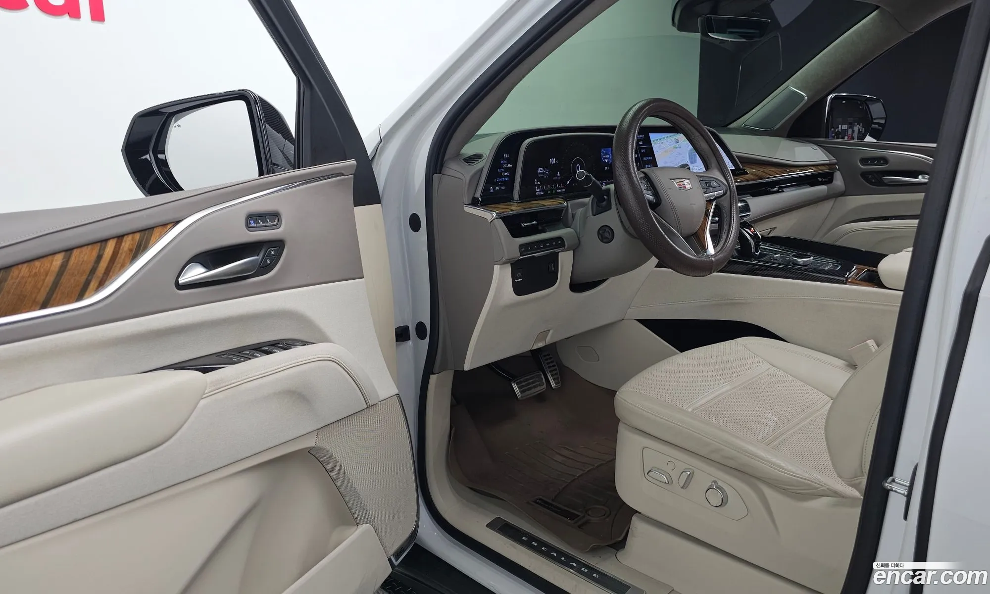 Cadillac Escalade 2023 — 22