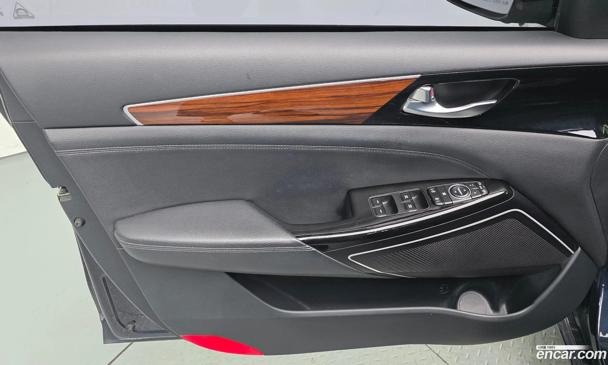 Kia K7 2017 — 23