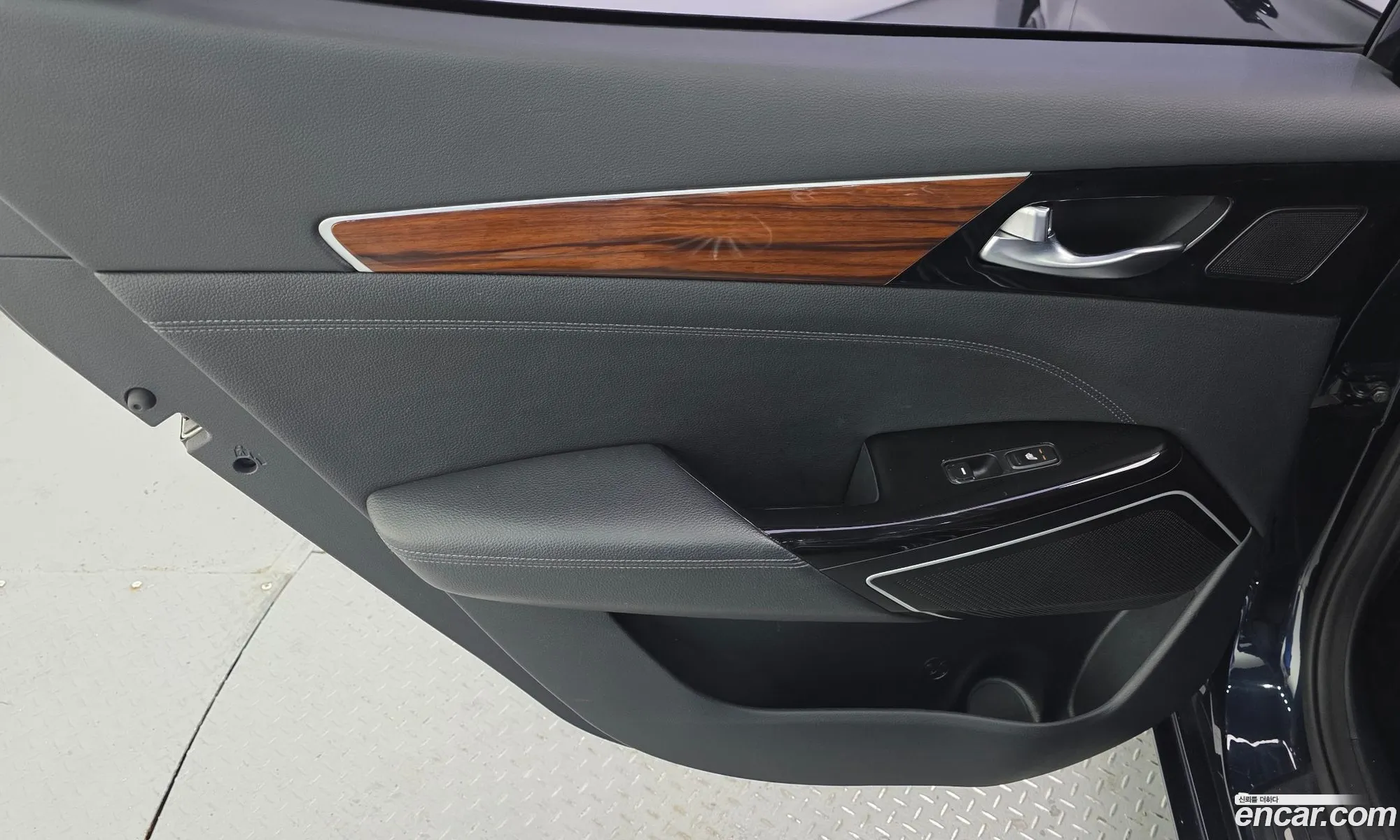 Kia K7 2017 — 30