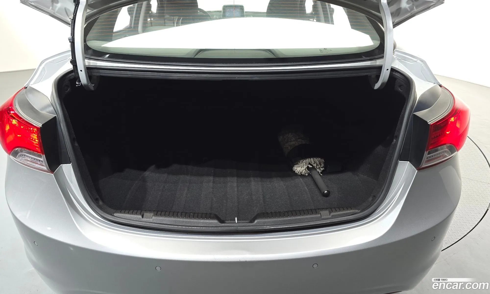 Hyundai Elantra MD 2012 — 16