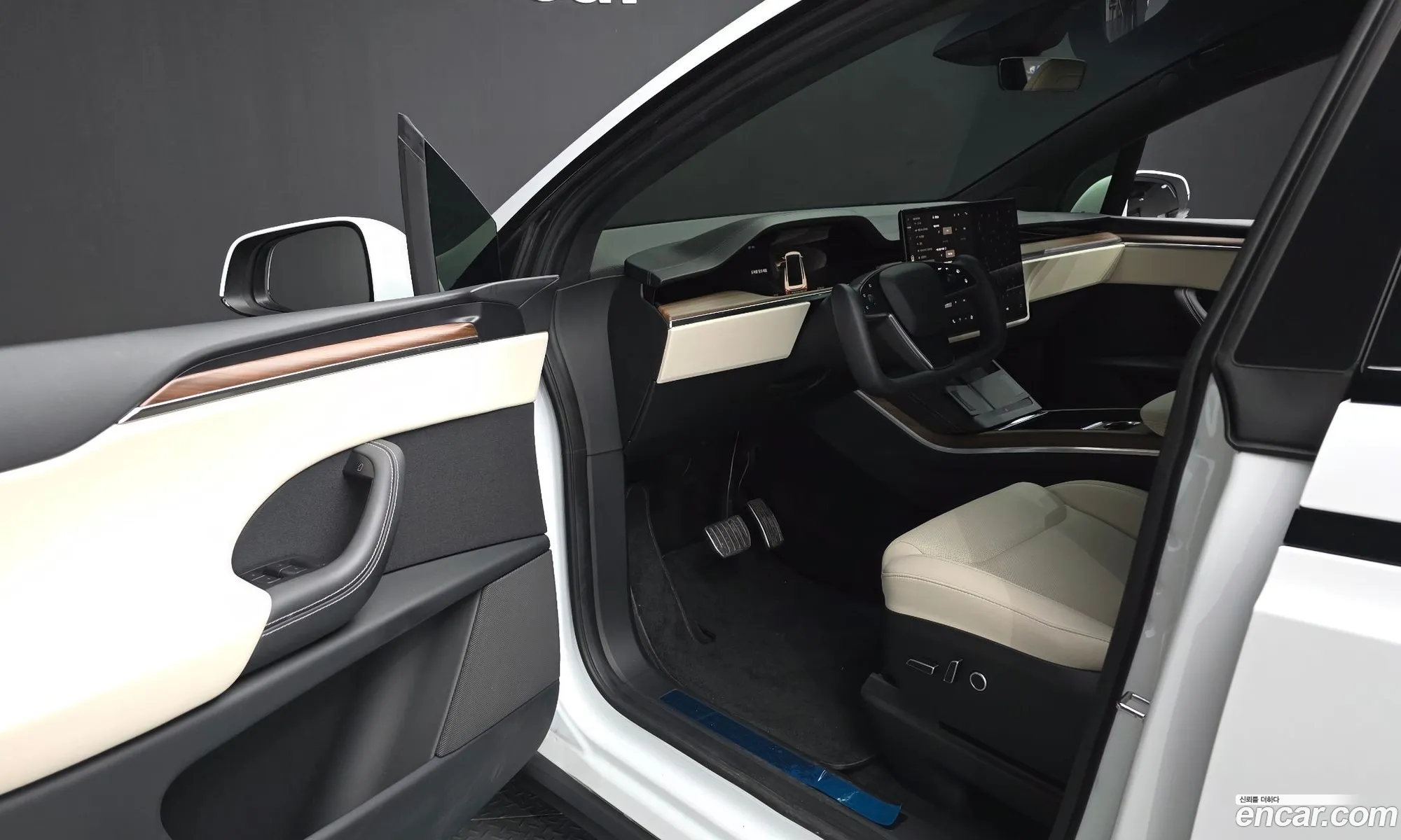 Tesla Model X 2023 7SAXCAE53PF419538 — 32