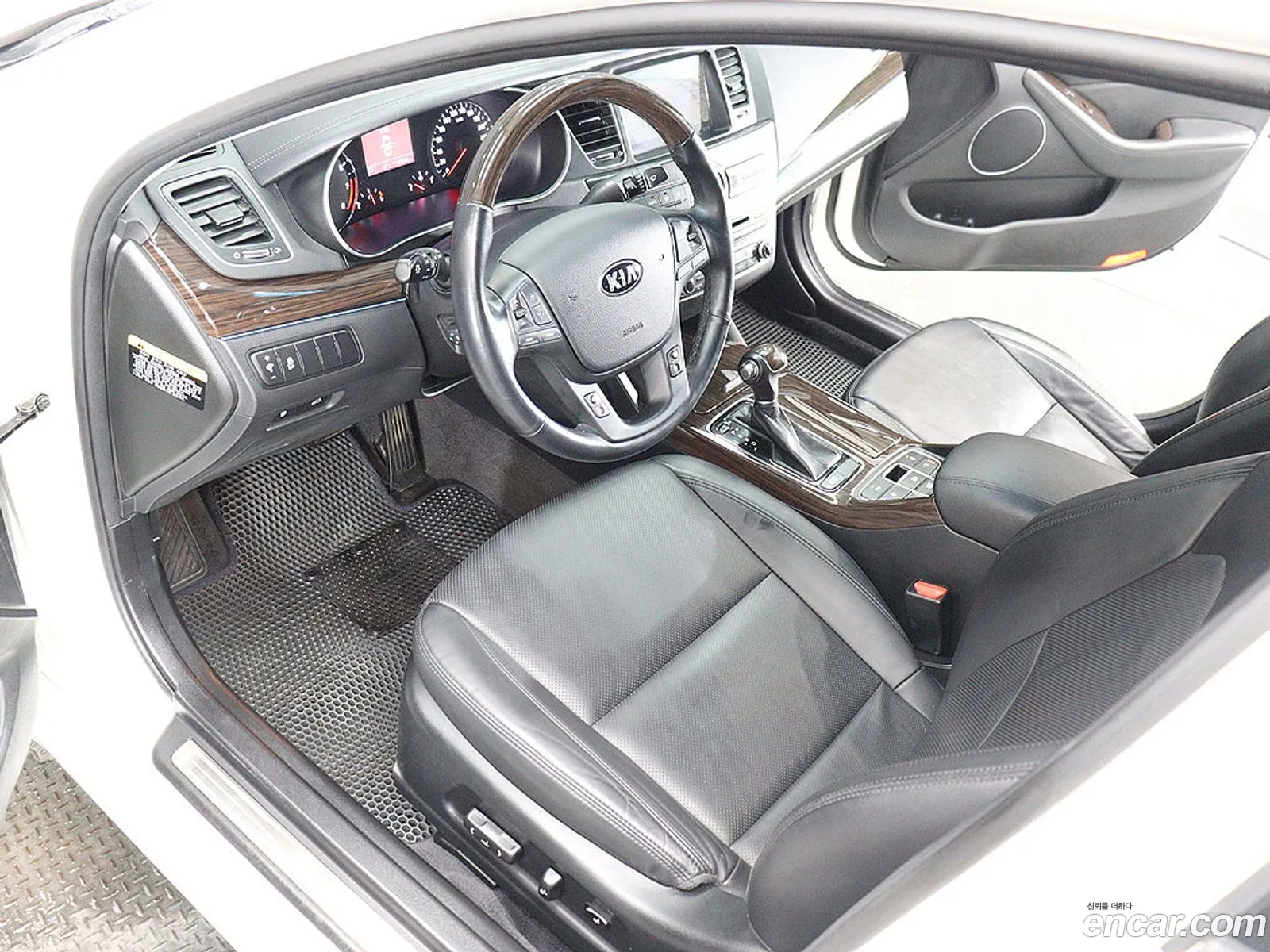 Kia K7 2015 — 18