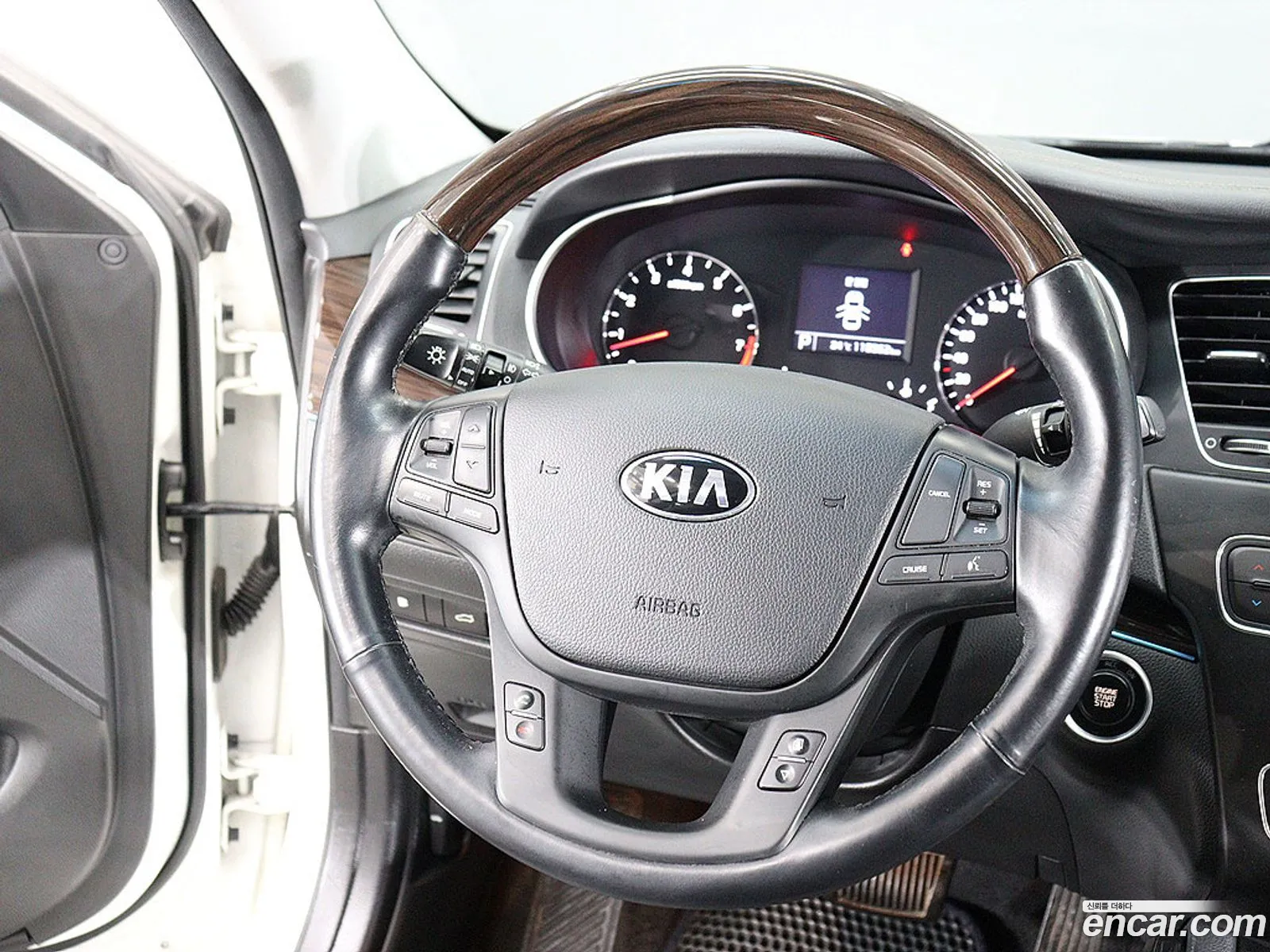 Kia K7 2015 — 11