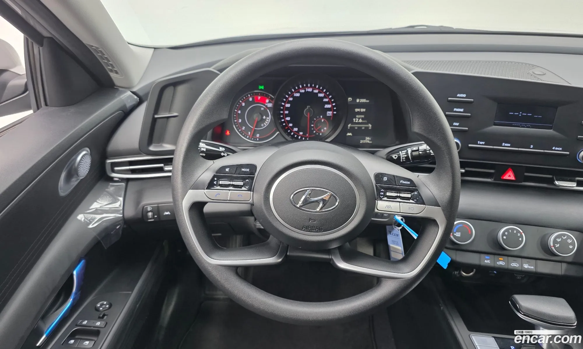 Hyundai Elantra 2021 — 19