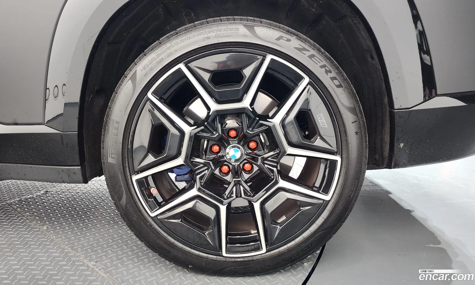 BMW XM 2025 — 17