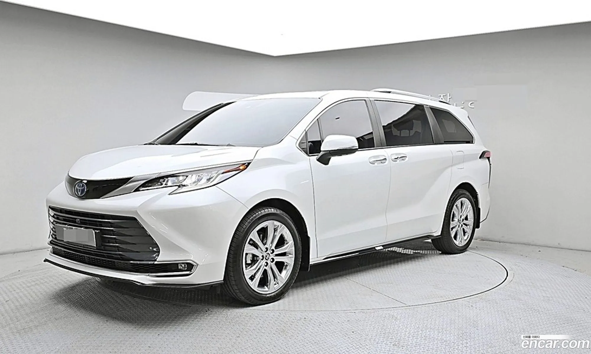 Toyota Sienna 2023 — 8