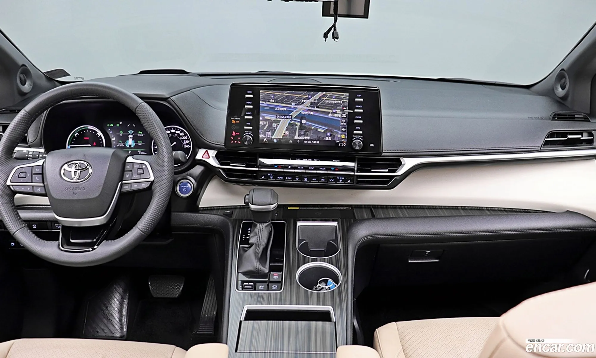 Toyota Sienna 2023 — 7