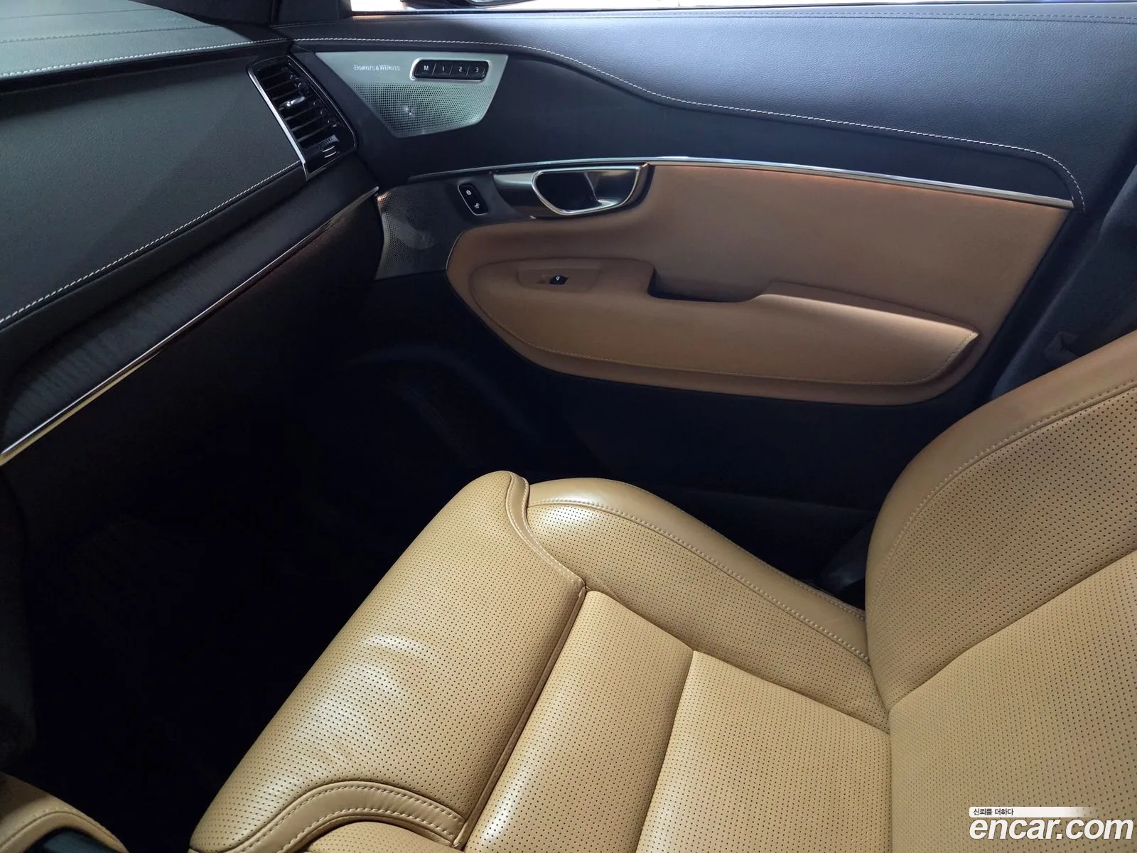 Volvo XC90 2021 — 17