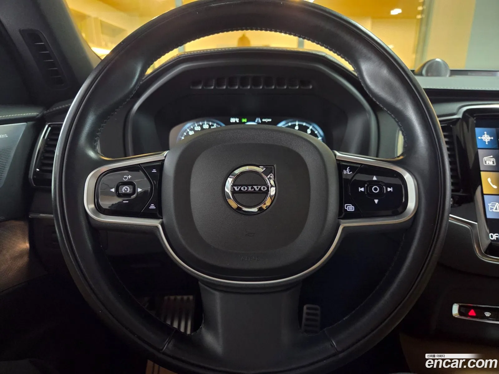 Volvo XC90 2021 — 18
