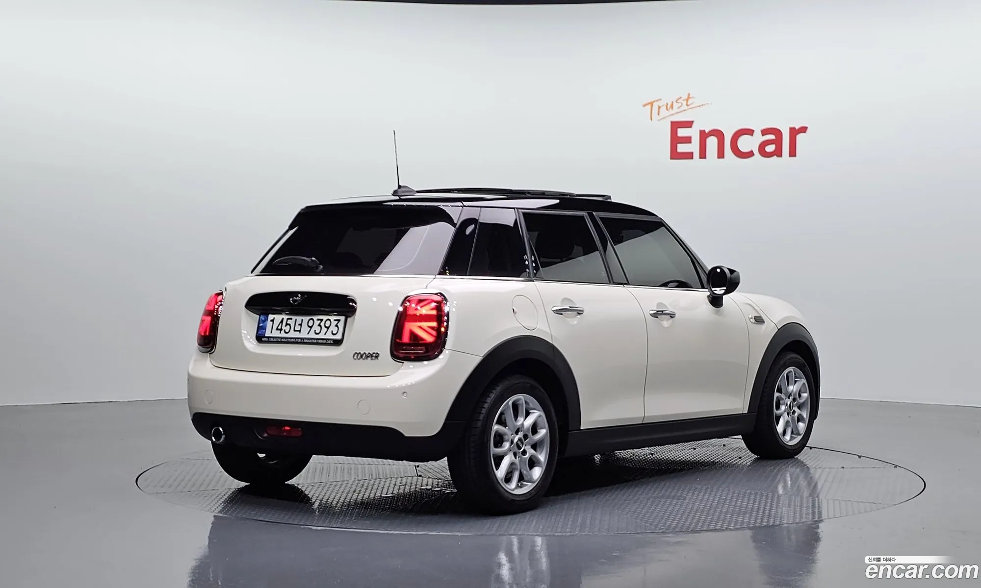 Mini Cooper 2021 WMWXV7107M2N98134 — 10
