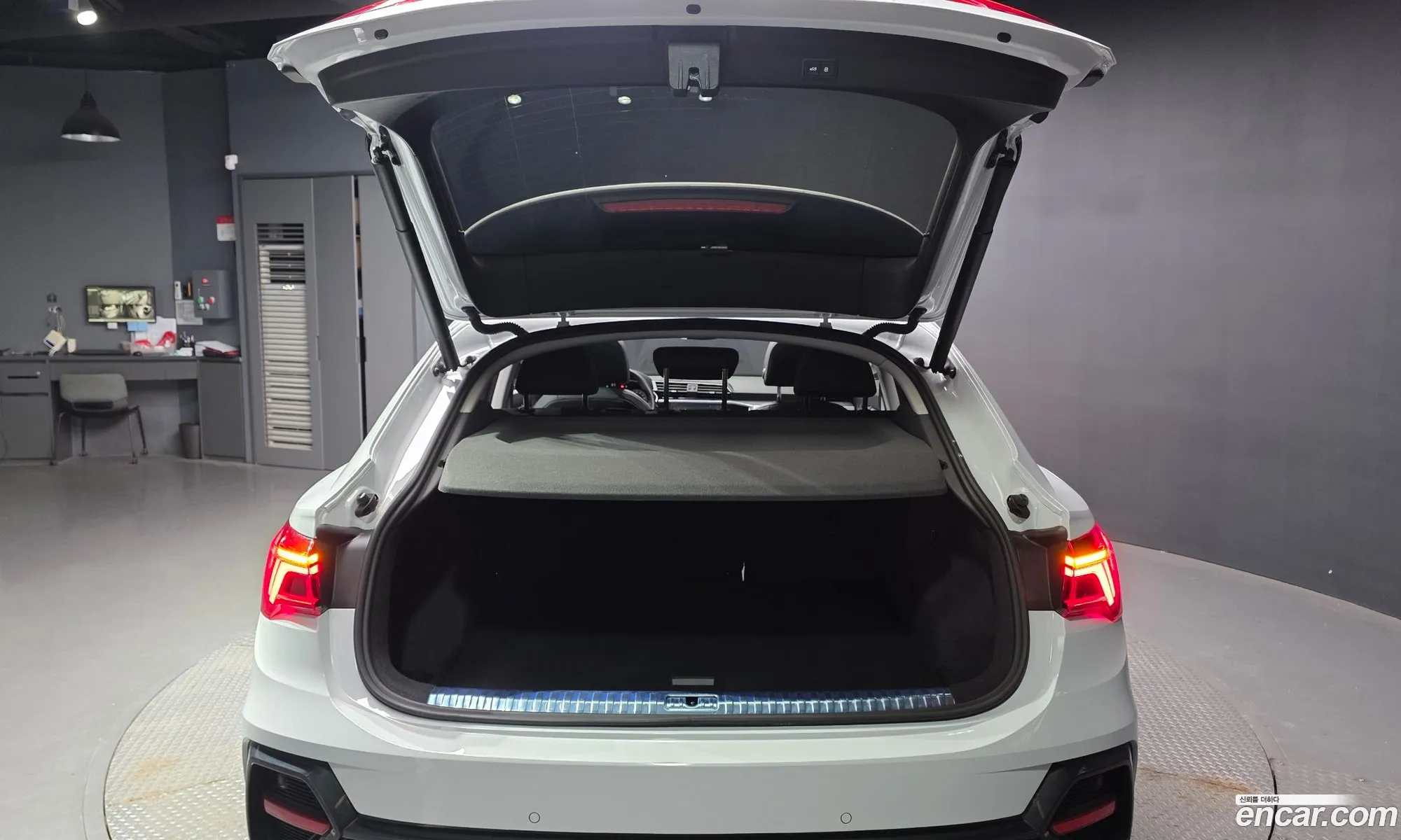 Audi Q3 2023 WAUZZZF32P1147179 — 33
