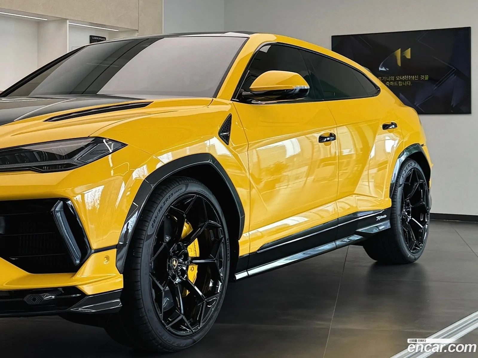 Lamborghini Urus 2024 — 2