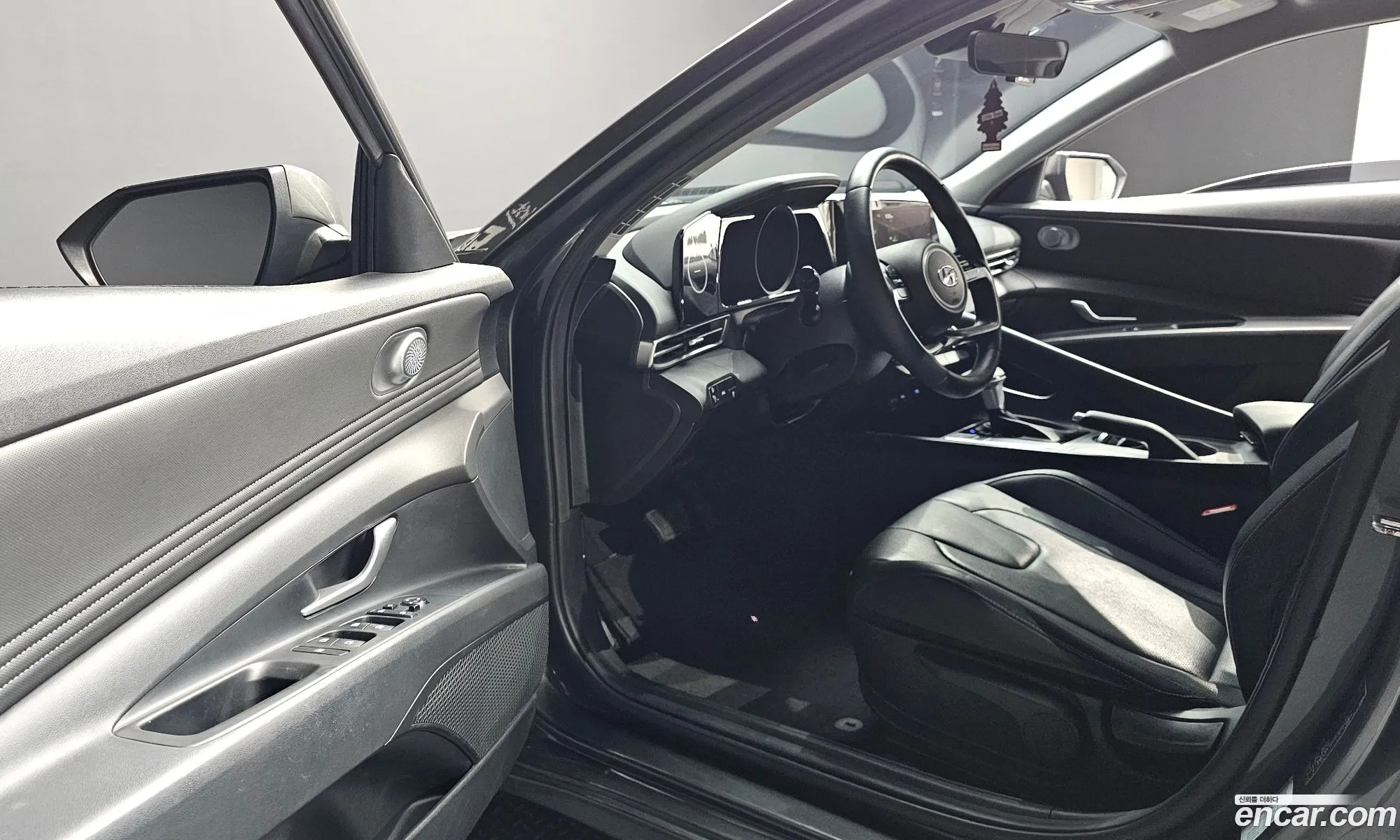 Hyundai Elantra 2023 — 9
