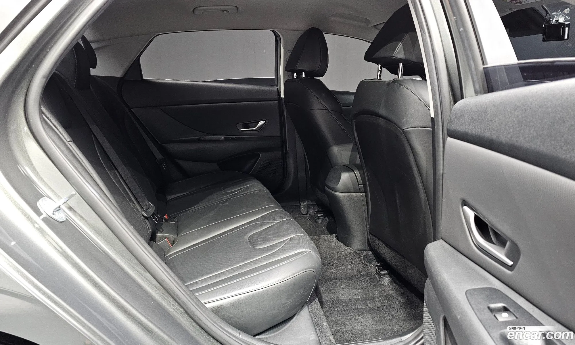 Hyundai Elantra 2023 — 23