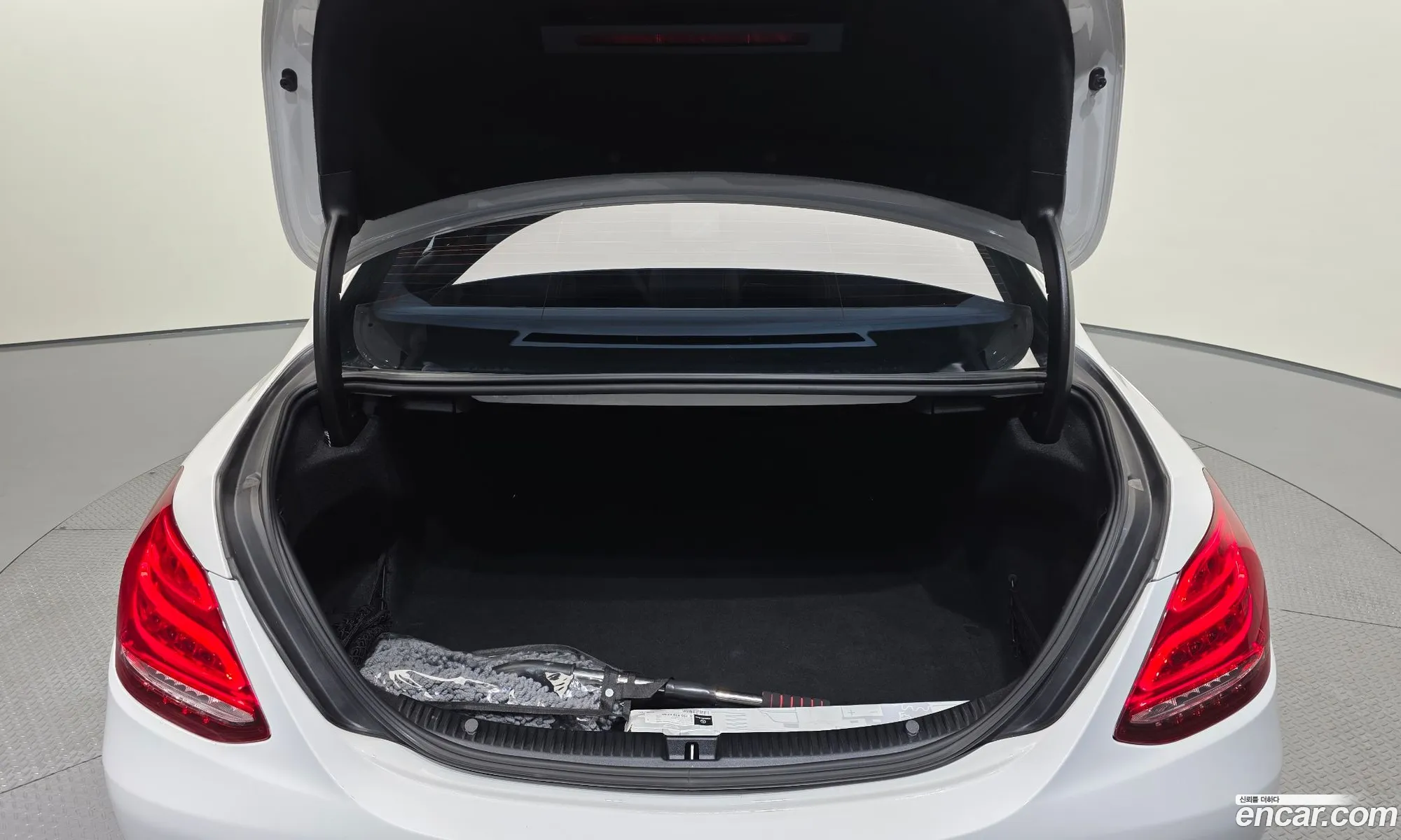 Mercedes-Benz C-Class W205 2016 — 6