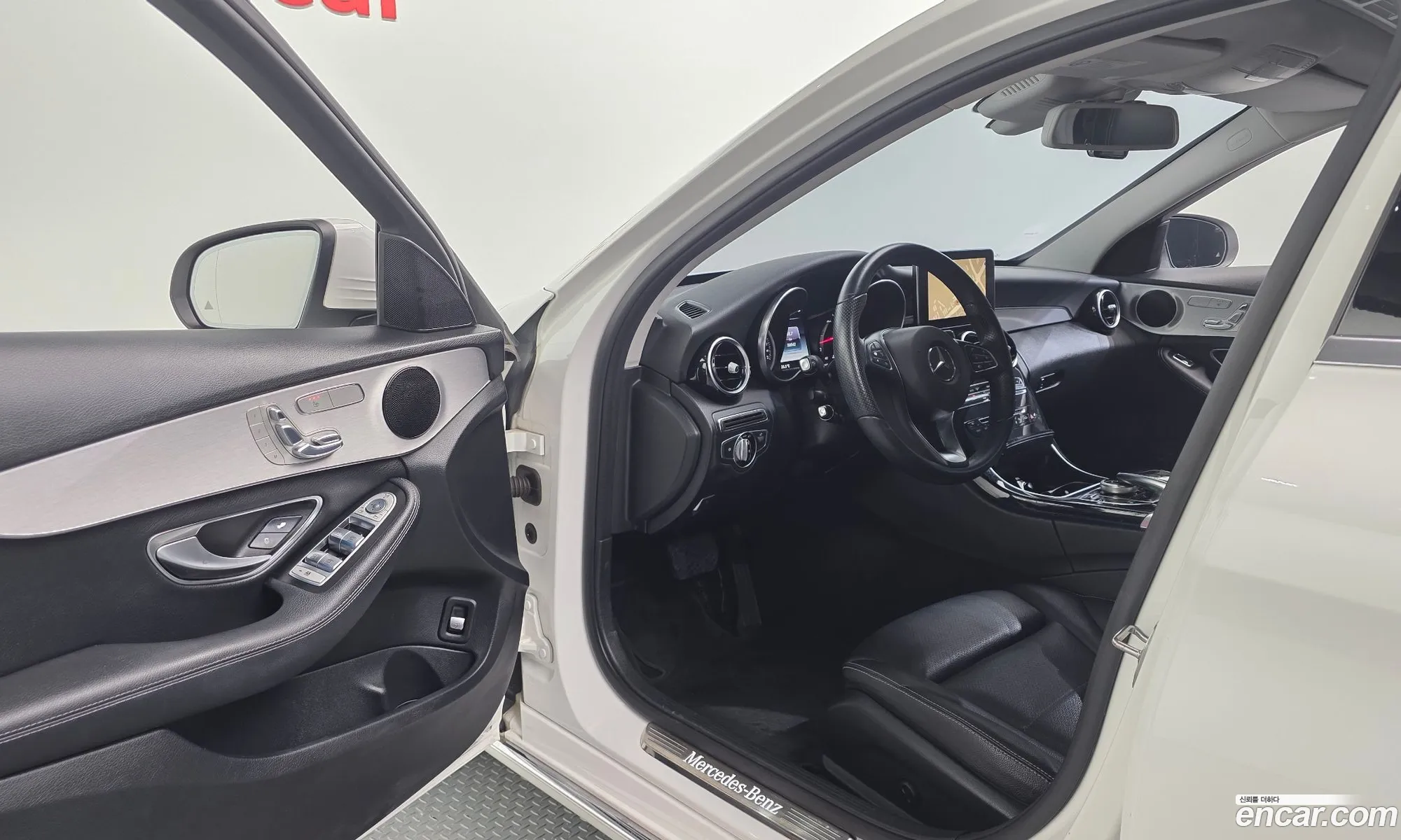 Mercedes-Benz C-Class W205 2016 — 15