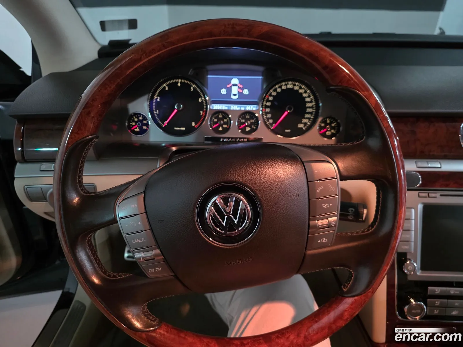 Volkswagen Phaeton 2011 — 7
