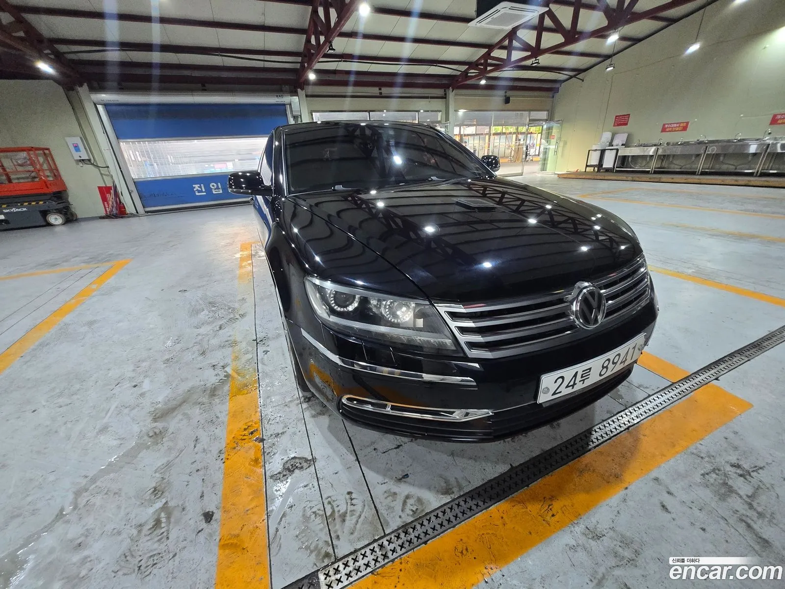 Volkswagen Phaeton 2011 — 13