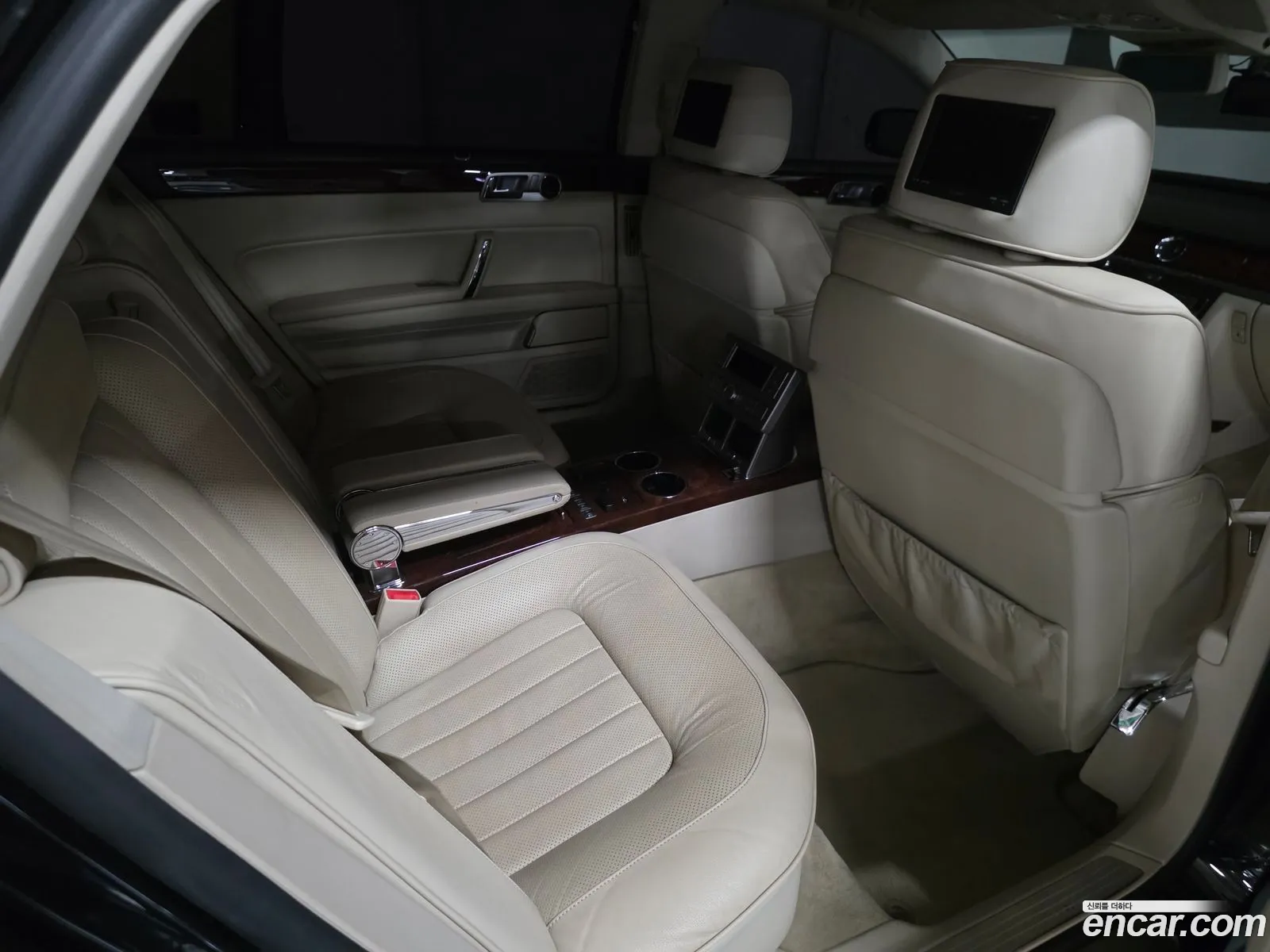 Volkswagen Phaeton 2011 — 14