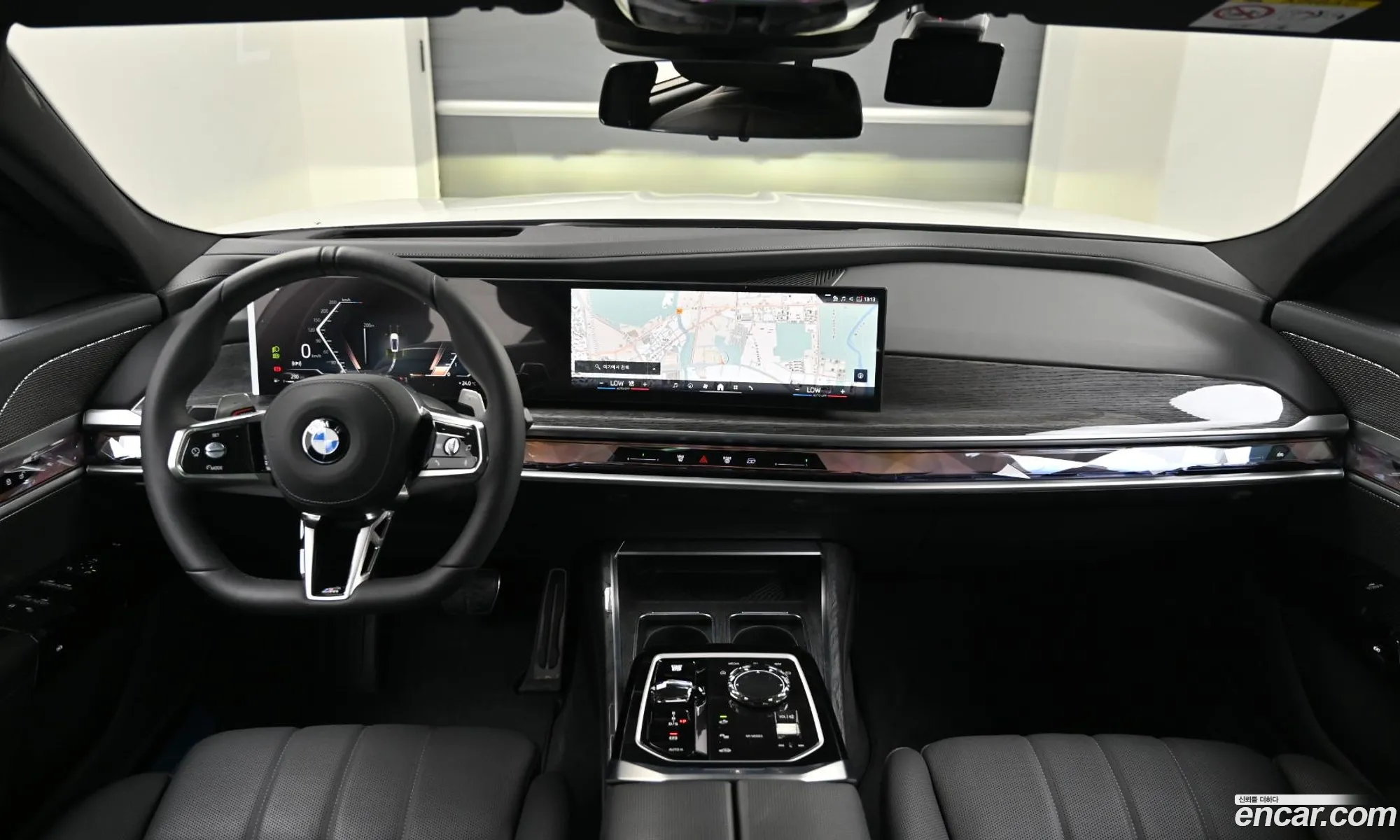 BMW 7 Series 2025 — 8