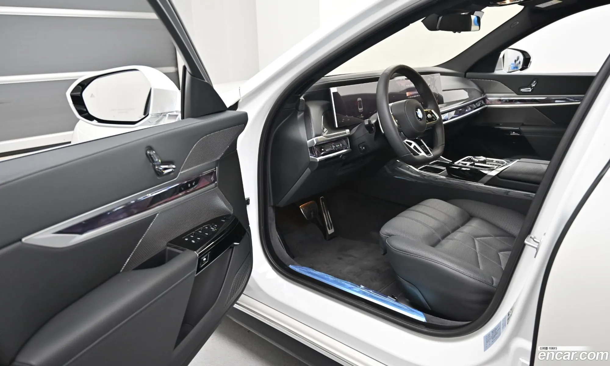 BMW 7 Series 2025 — 12