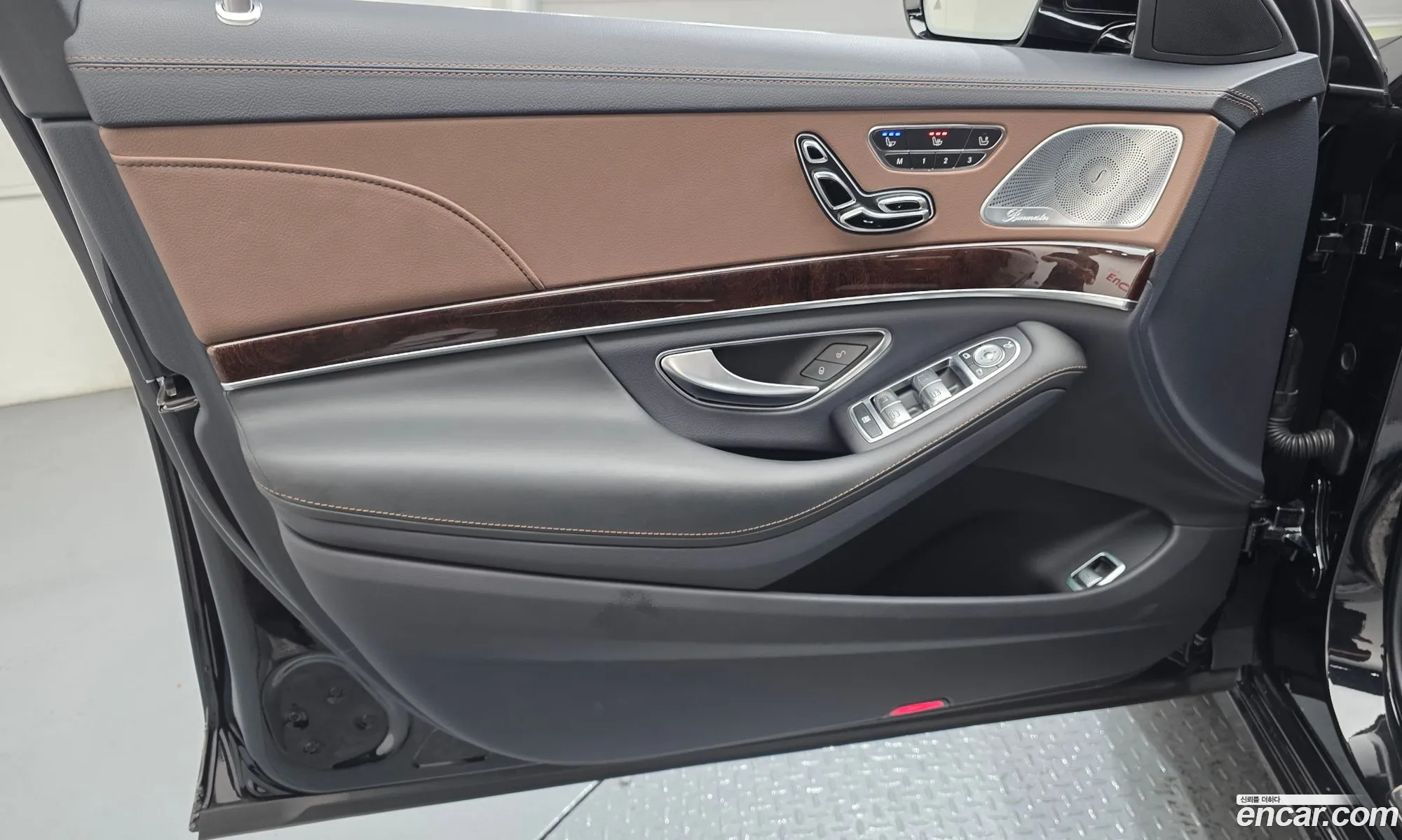Mercedes-Benz S-Class W222 2017 WDDUG8GB7JA357955 — 21