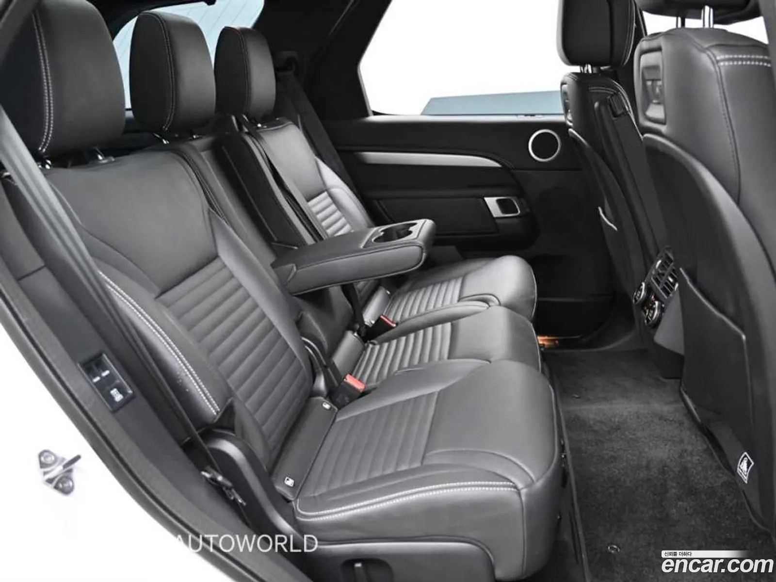 Land Rover Discovery 5 2025 — 8