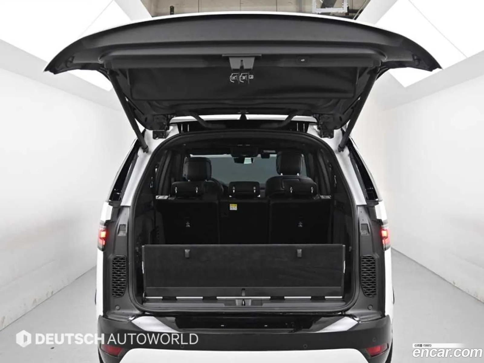 Land Rover Discovery 5 2025 — 18
