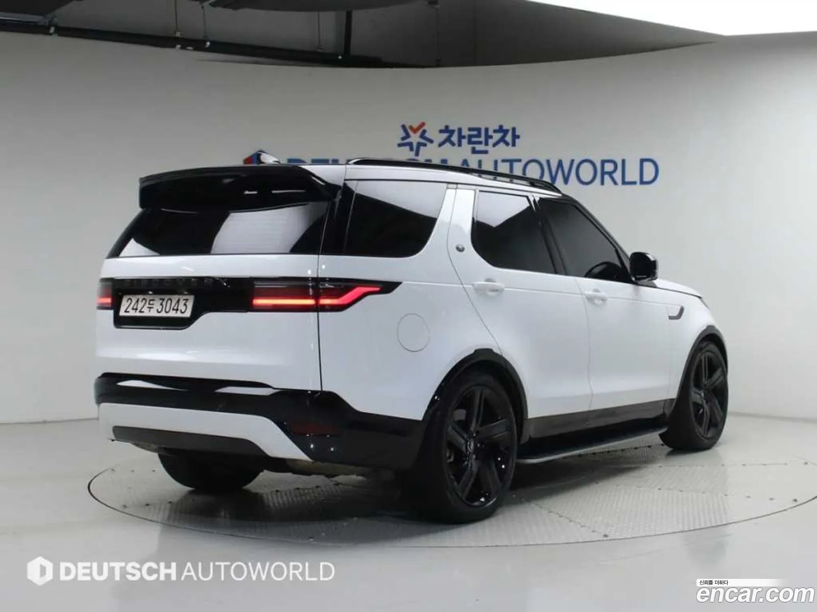 Land Rover Discovery 5 2025 — 12