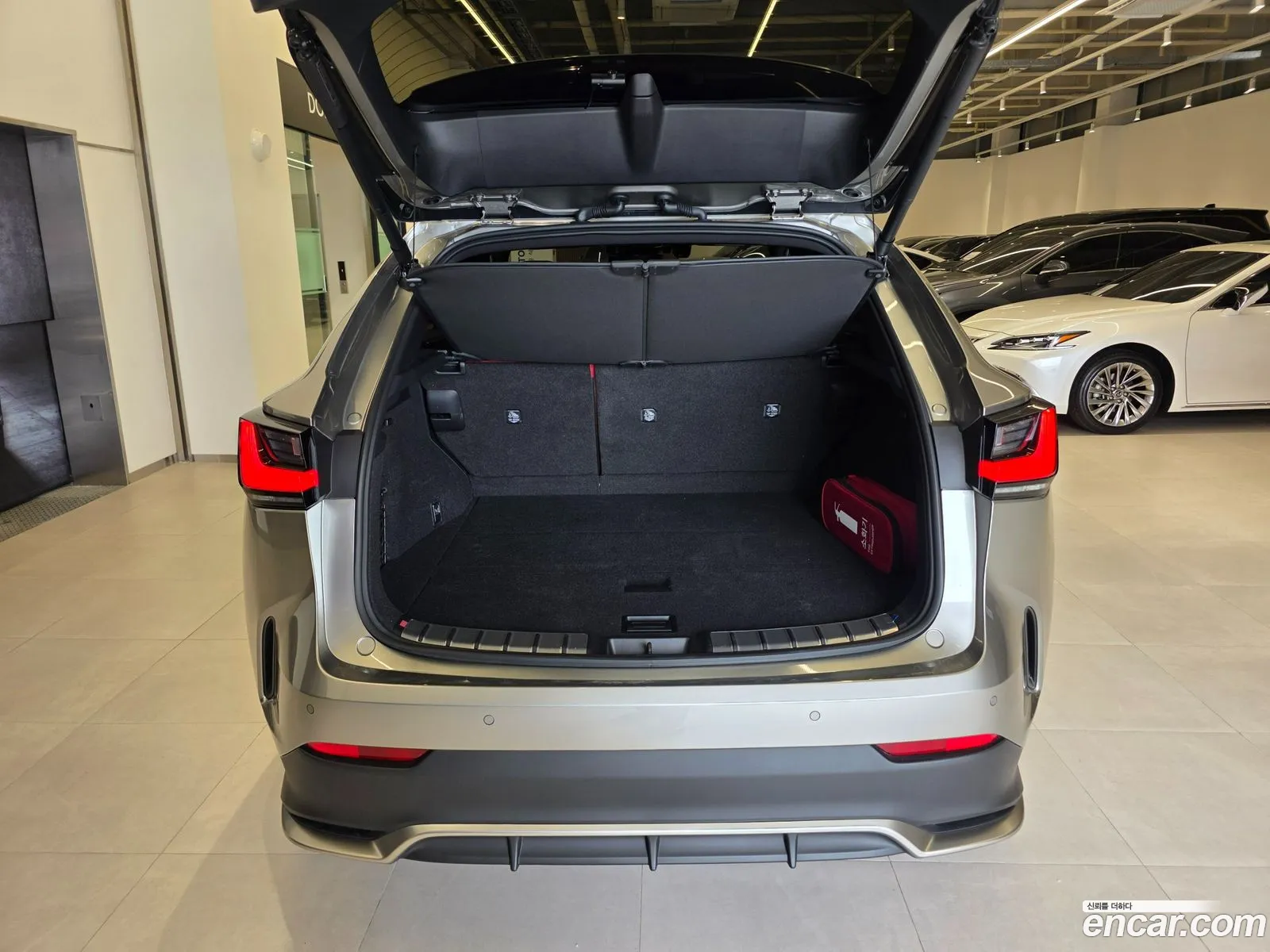 Lexus NX450h+ 2025 — 9