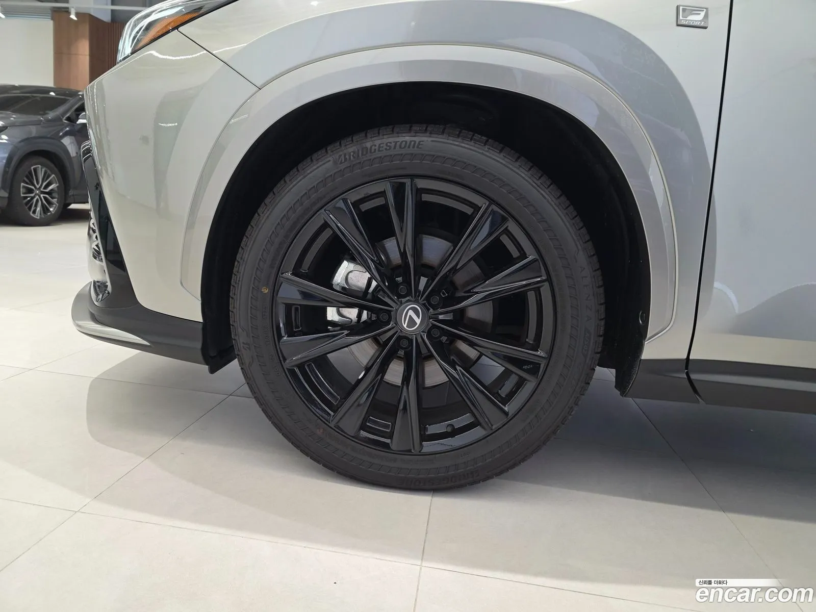 Lexus NX450h+ 2025 — 12