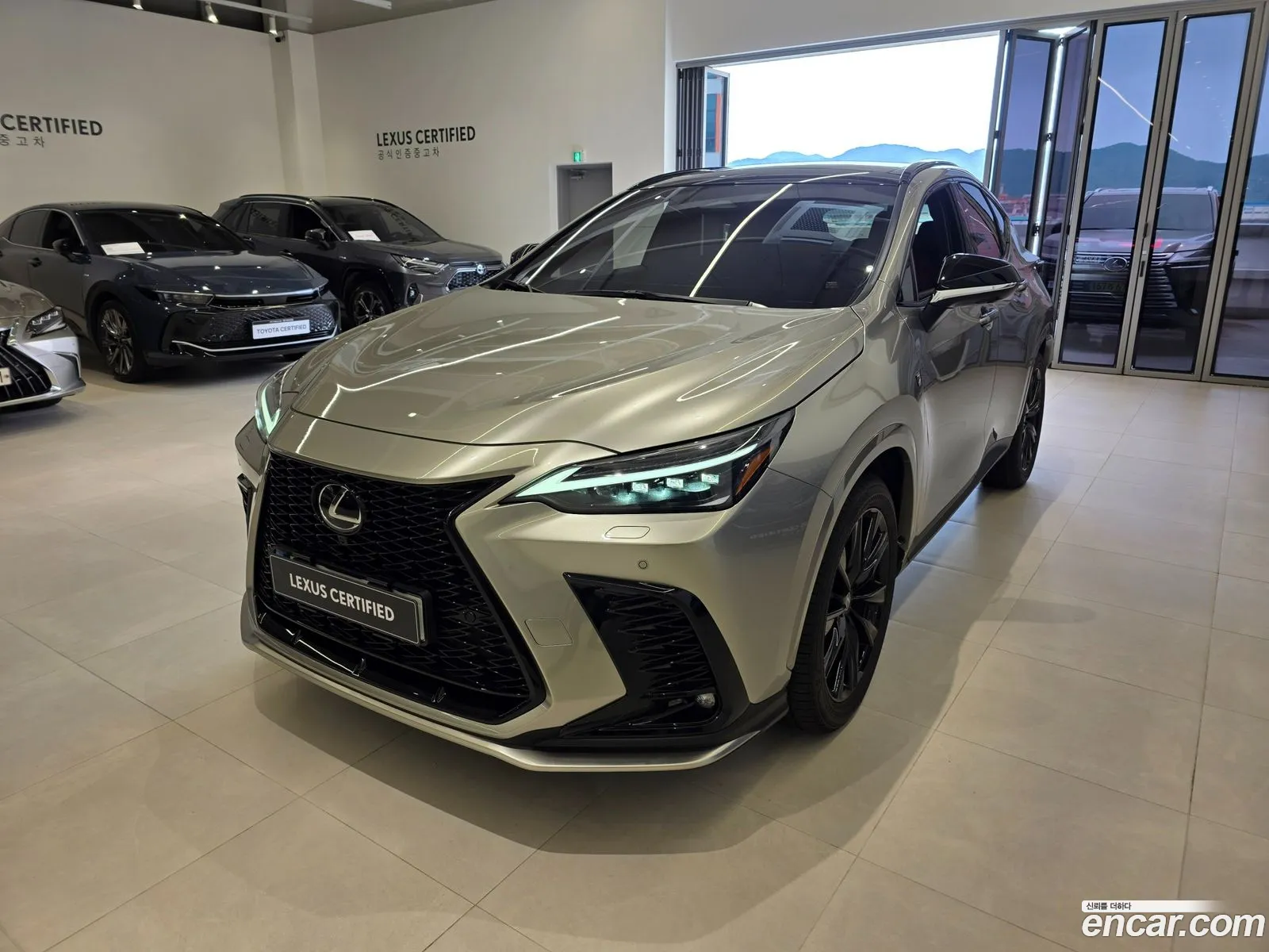 Lexus NX450h+ 2025 — 13