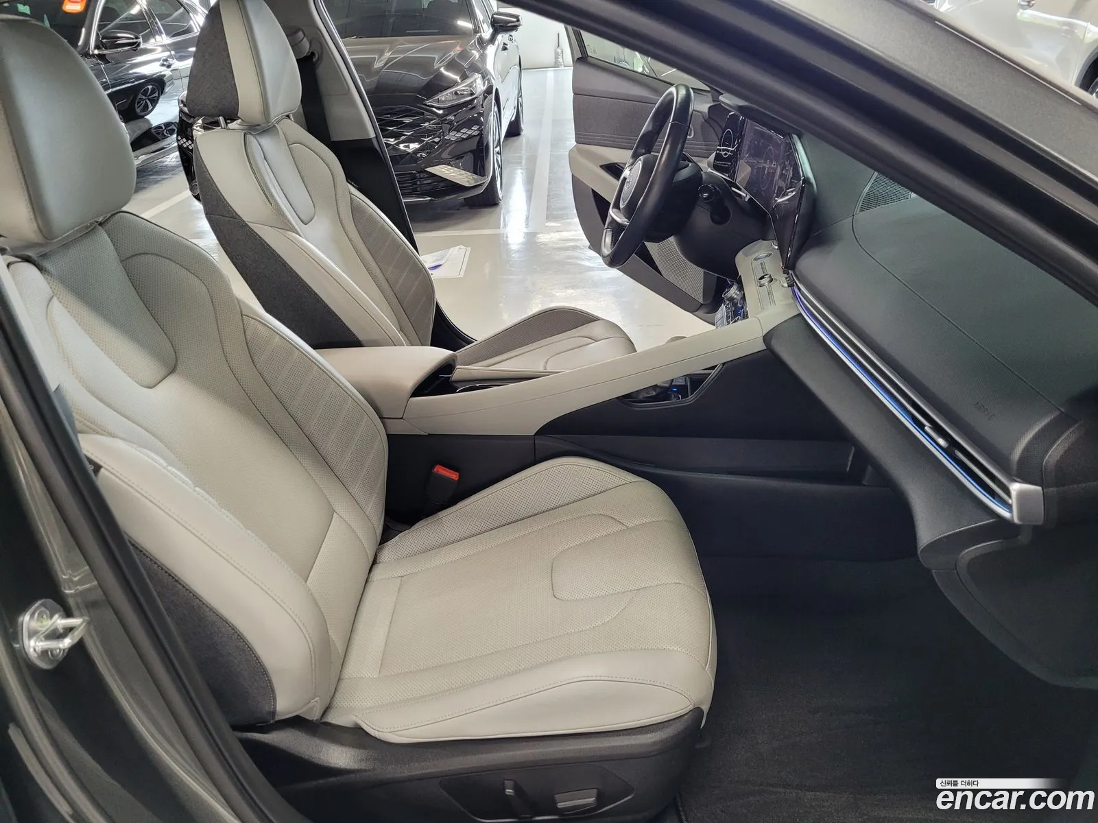 Hyundai Elantra 2022 — 15