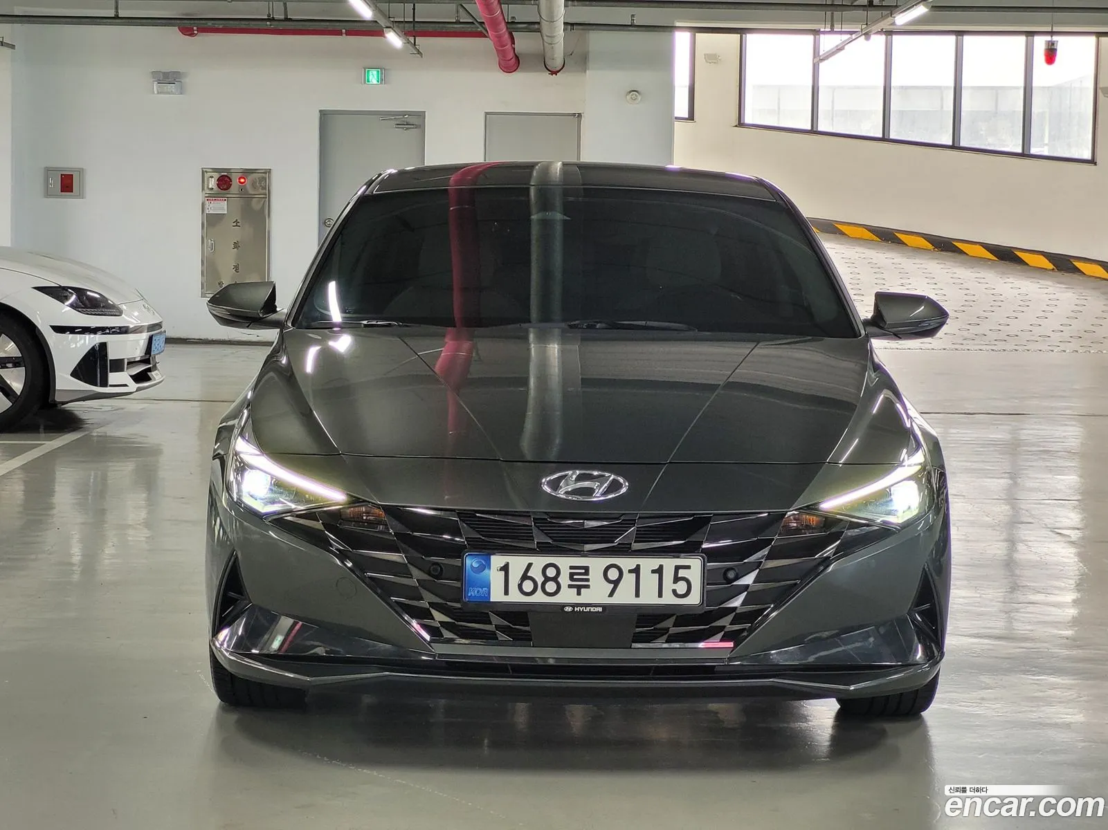 Hyundai Elantra 2022 — 17