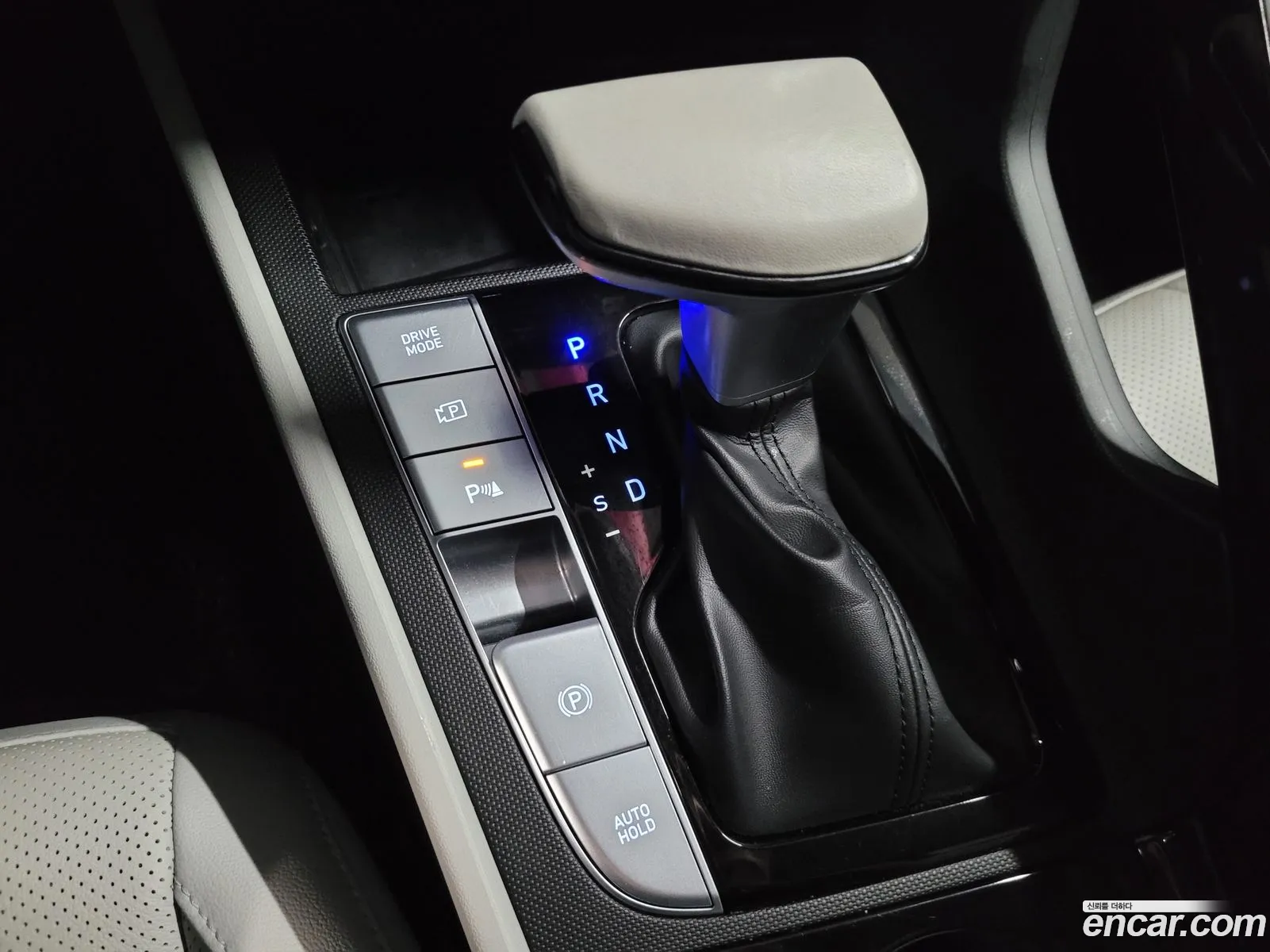 Hyundai Elantra 2022 — 20