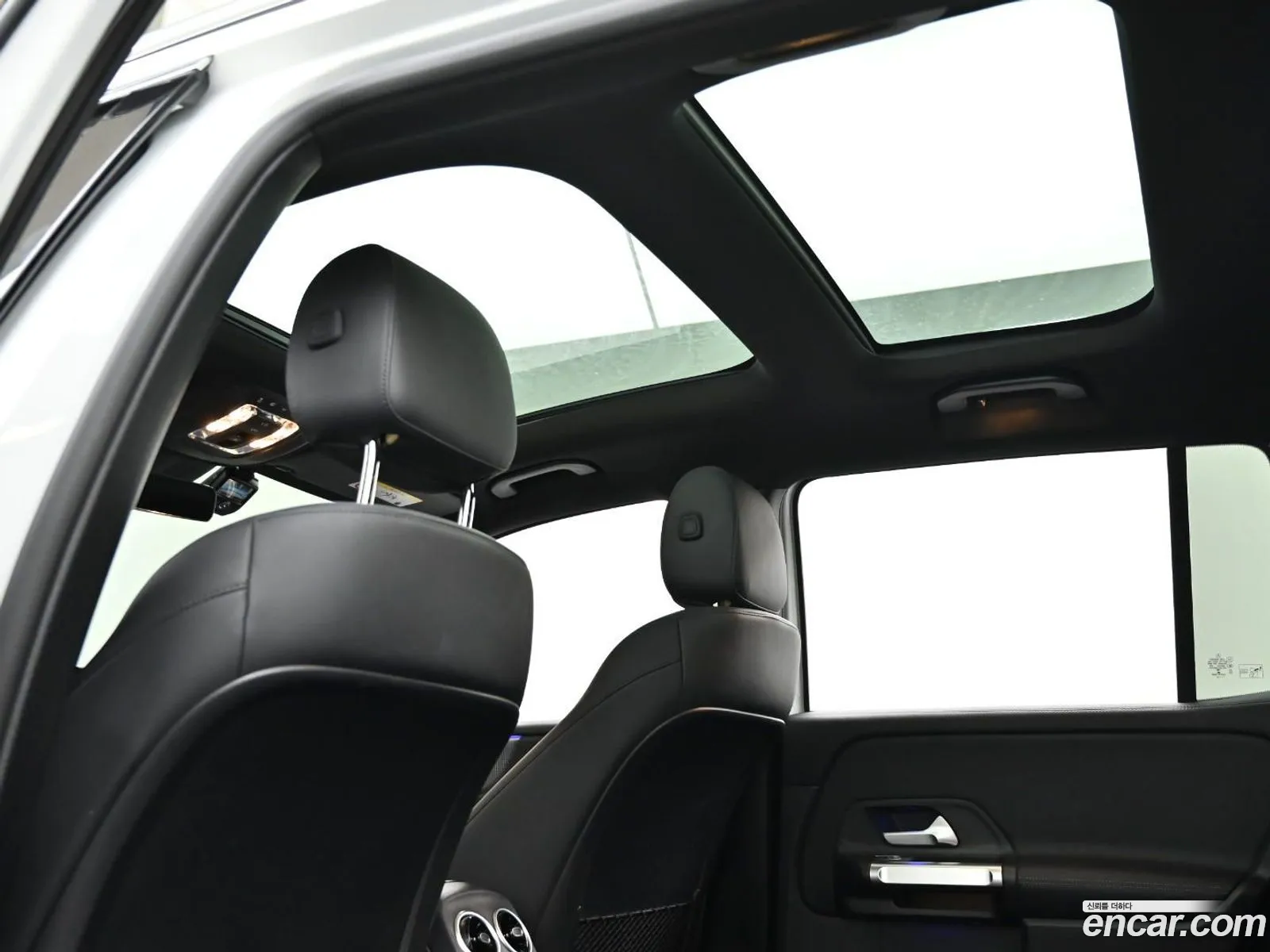 Mercedes-Benz GLB-Class X247 2022 — 16