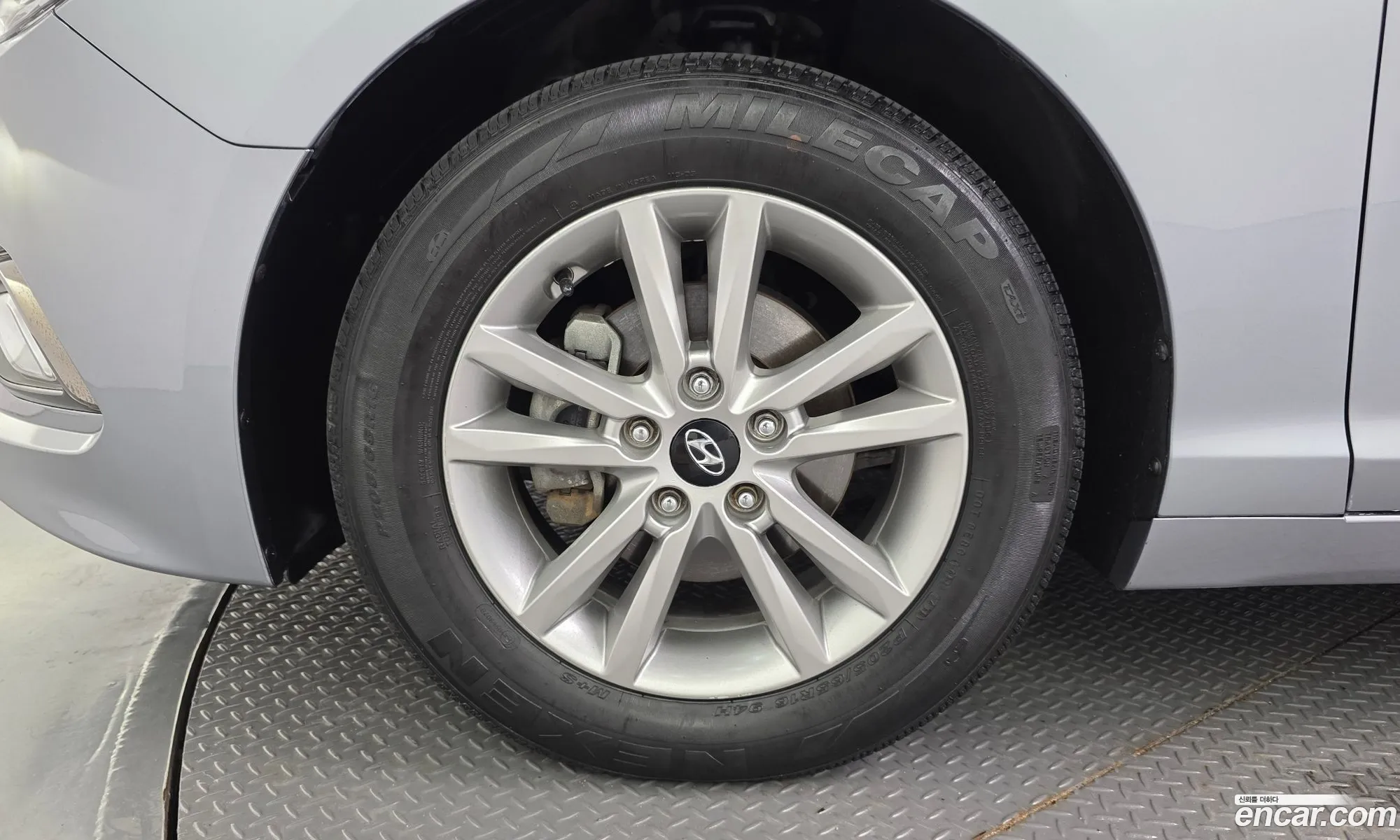 Hyundai LF Sonata 2014 — 12