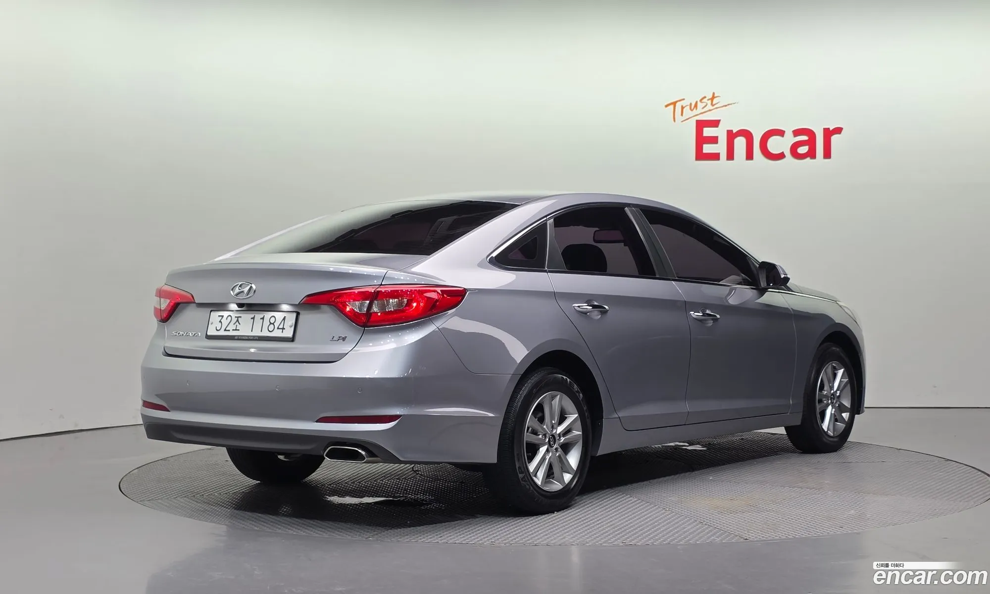 Hyundai LF Sonata 2014 — 18