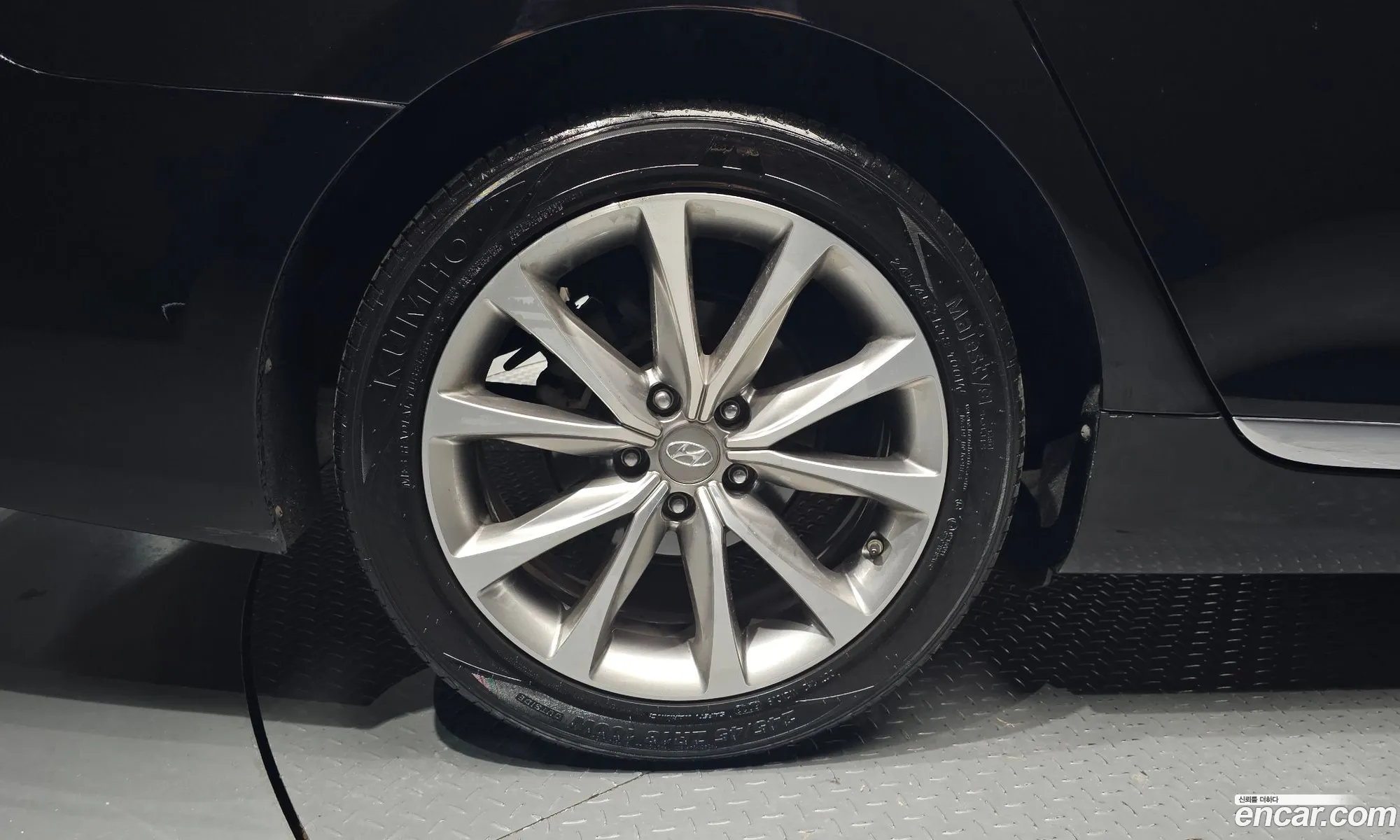 Hyundai Grandeur HG 2015 — 18