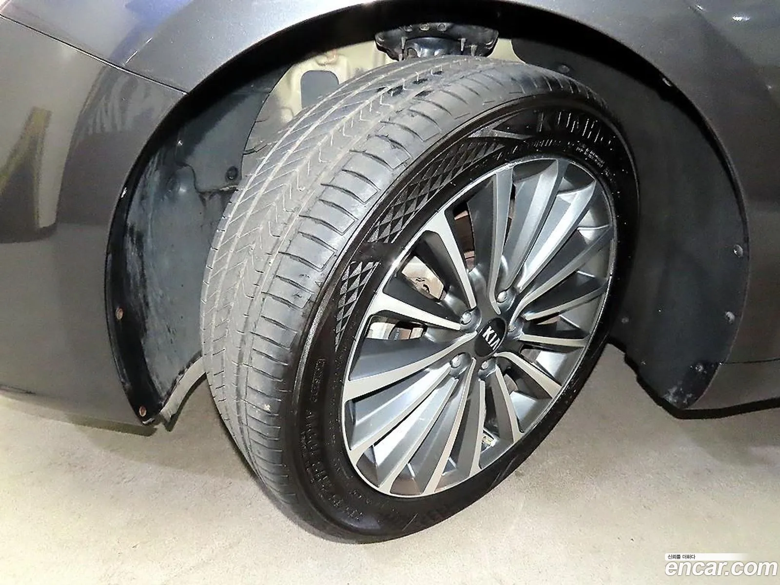 Kia K7 2019 — 12