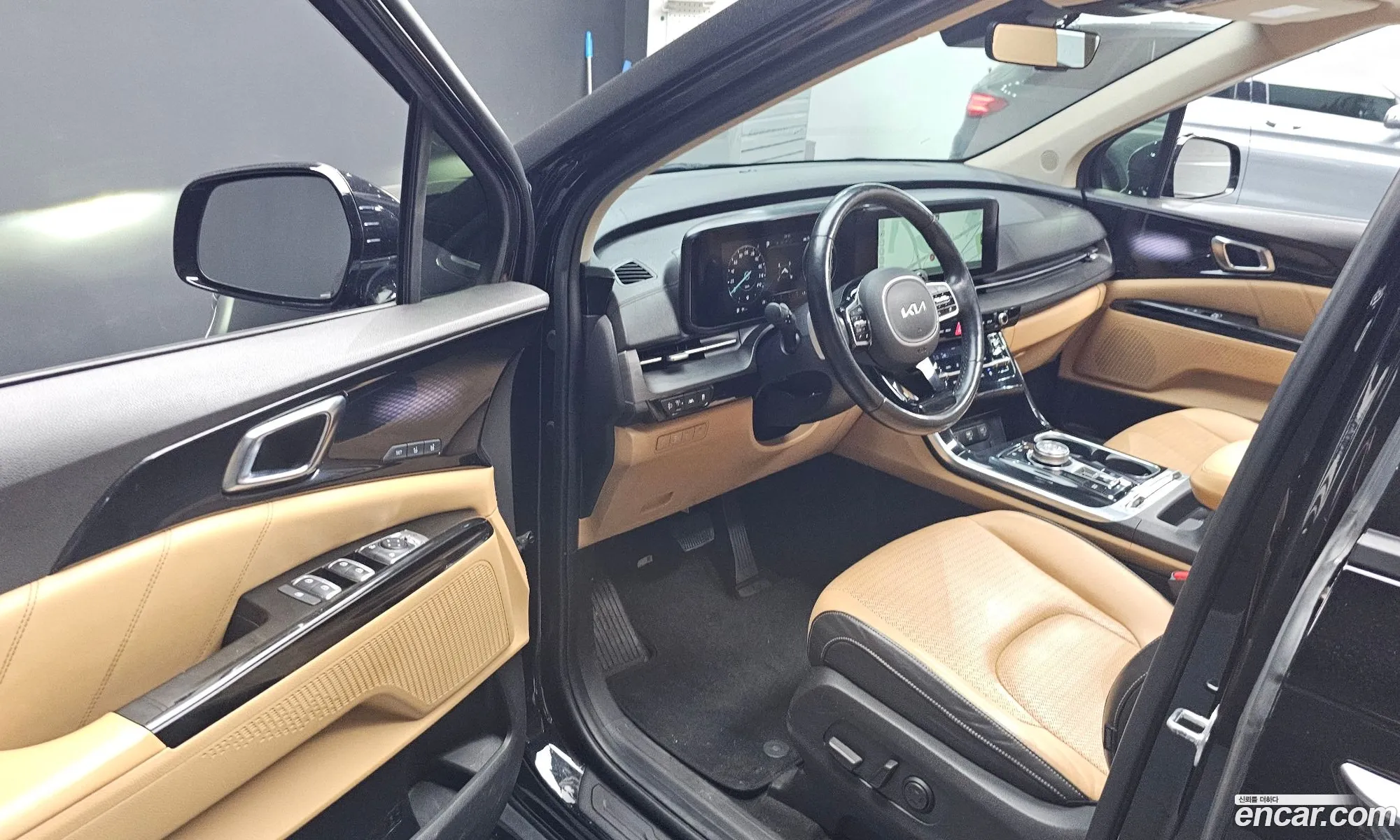 Kia Carnival 2022 — 17