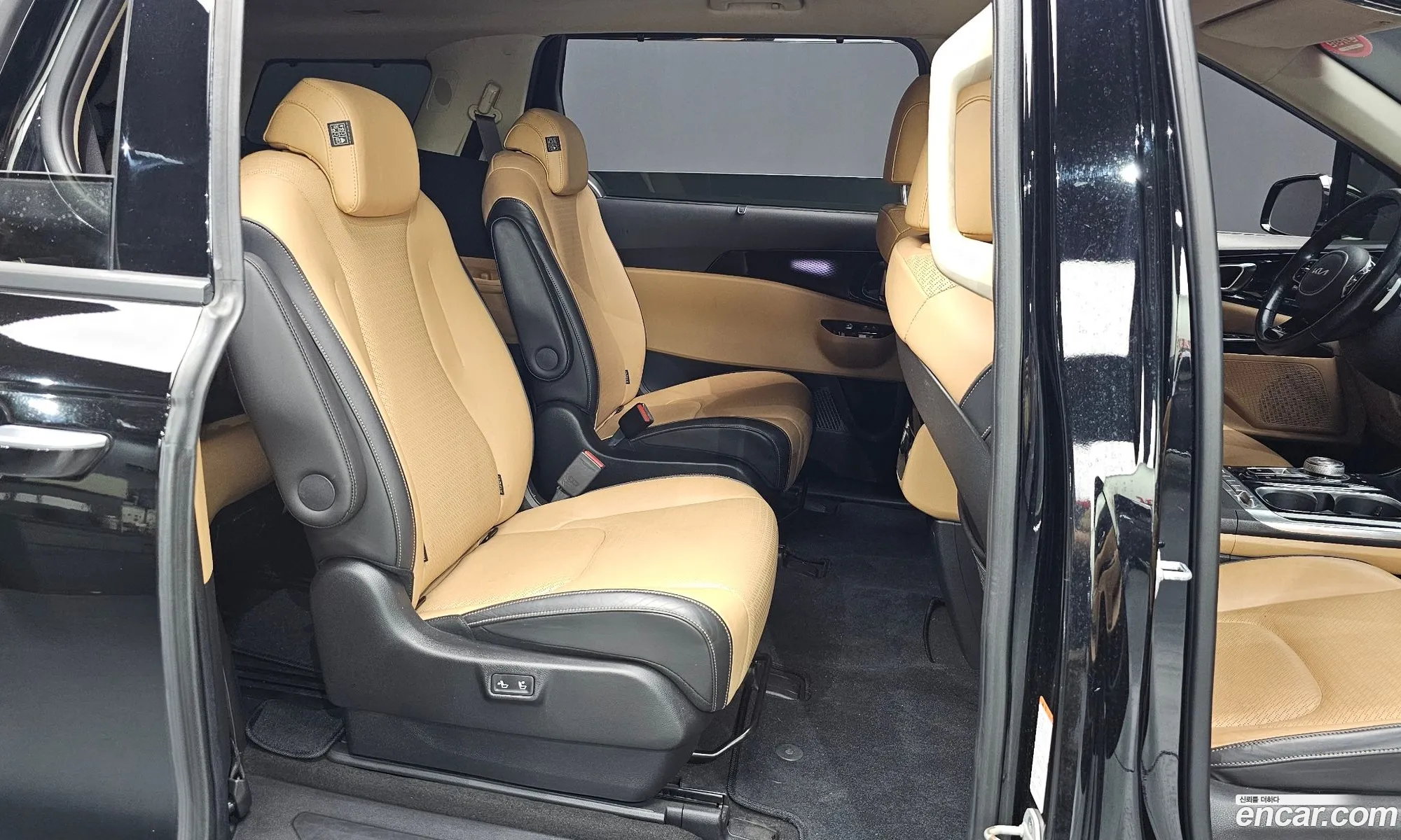 Kia Carnival 2022 — 23