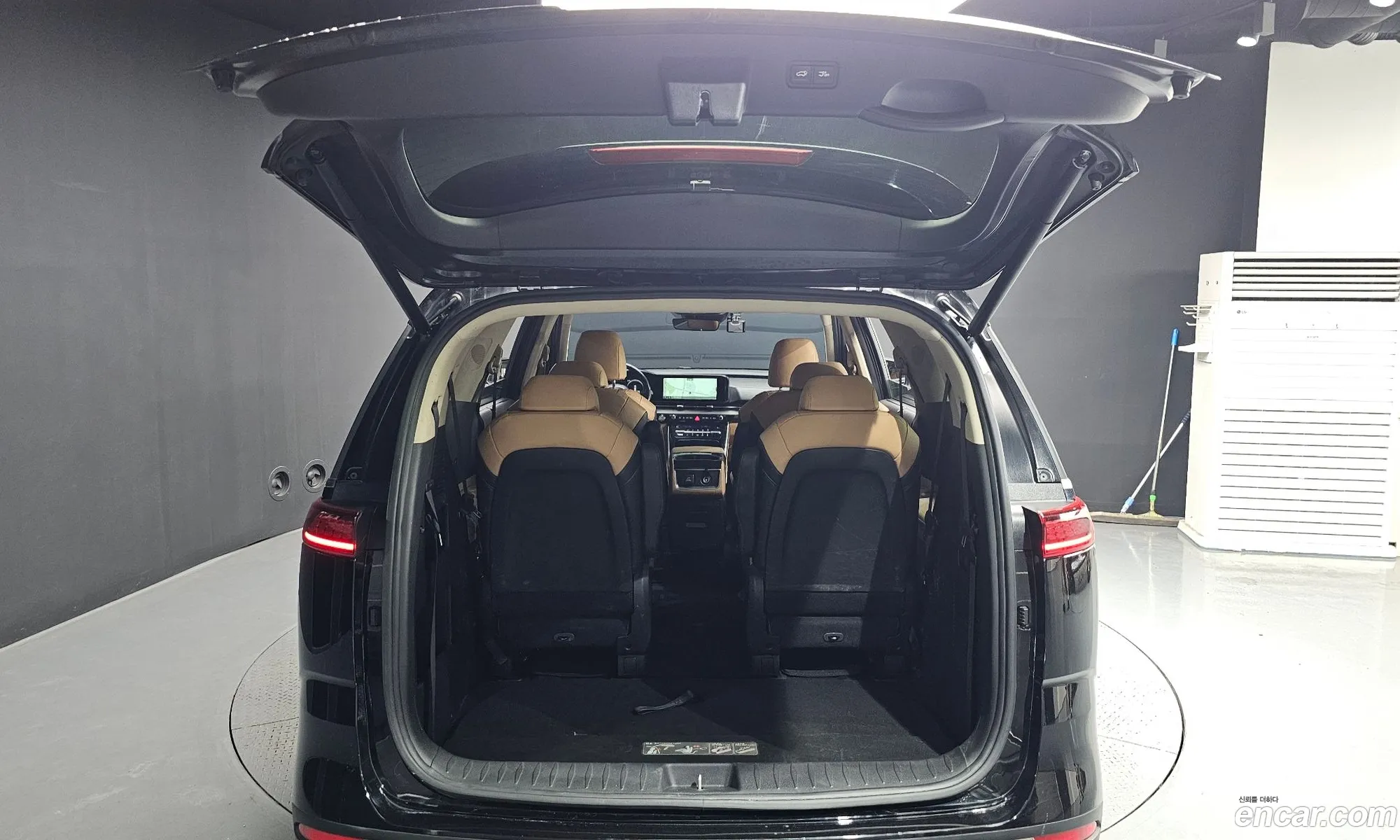 Kia Carnival 2022 — 5