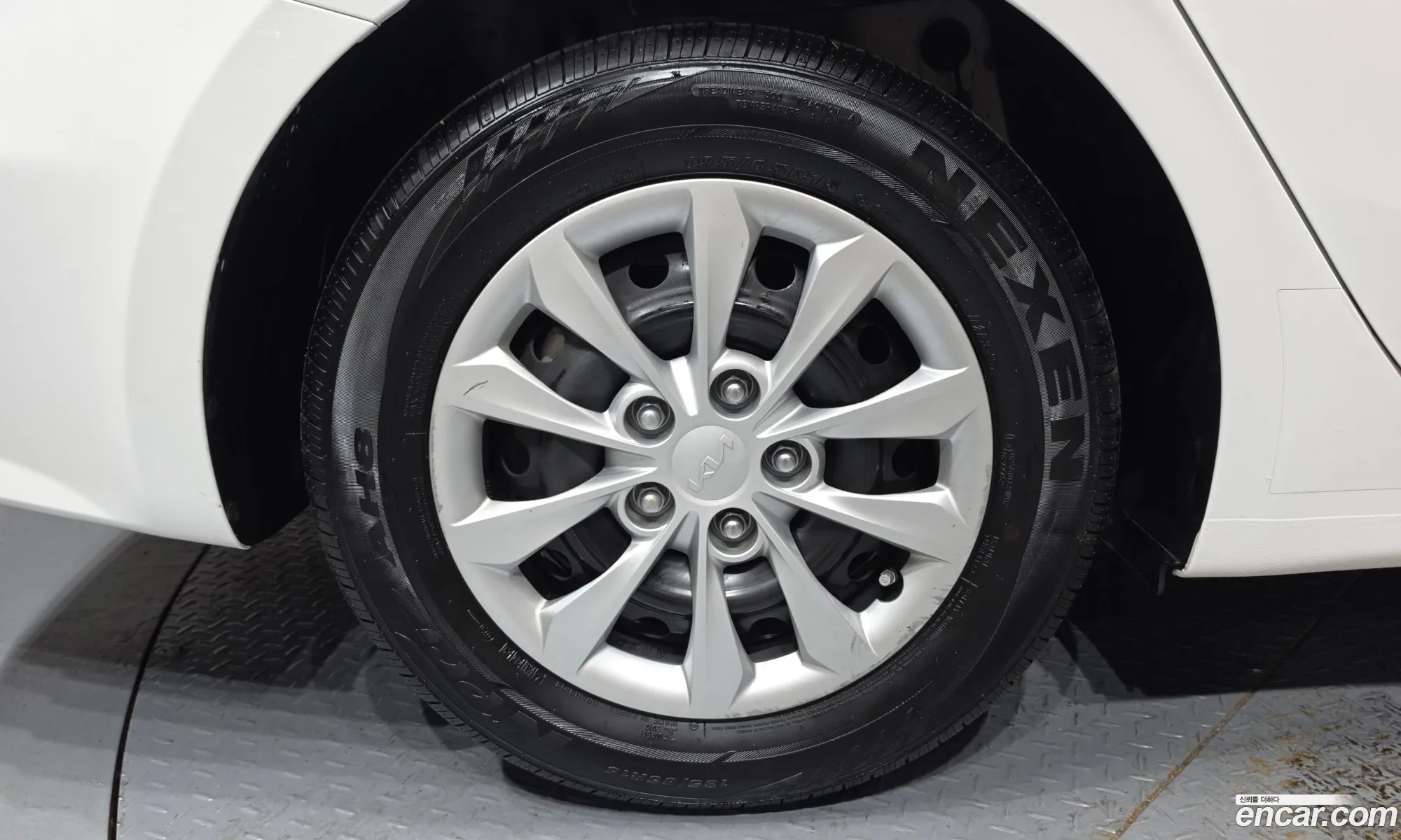 Kia K3 2023 — 4