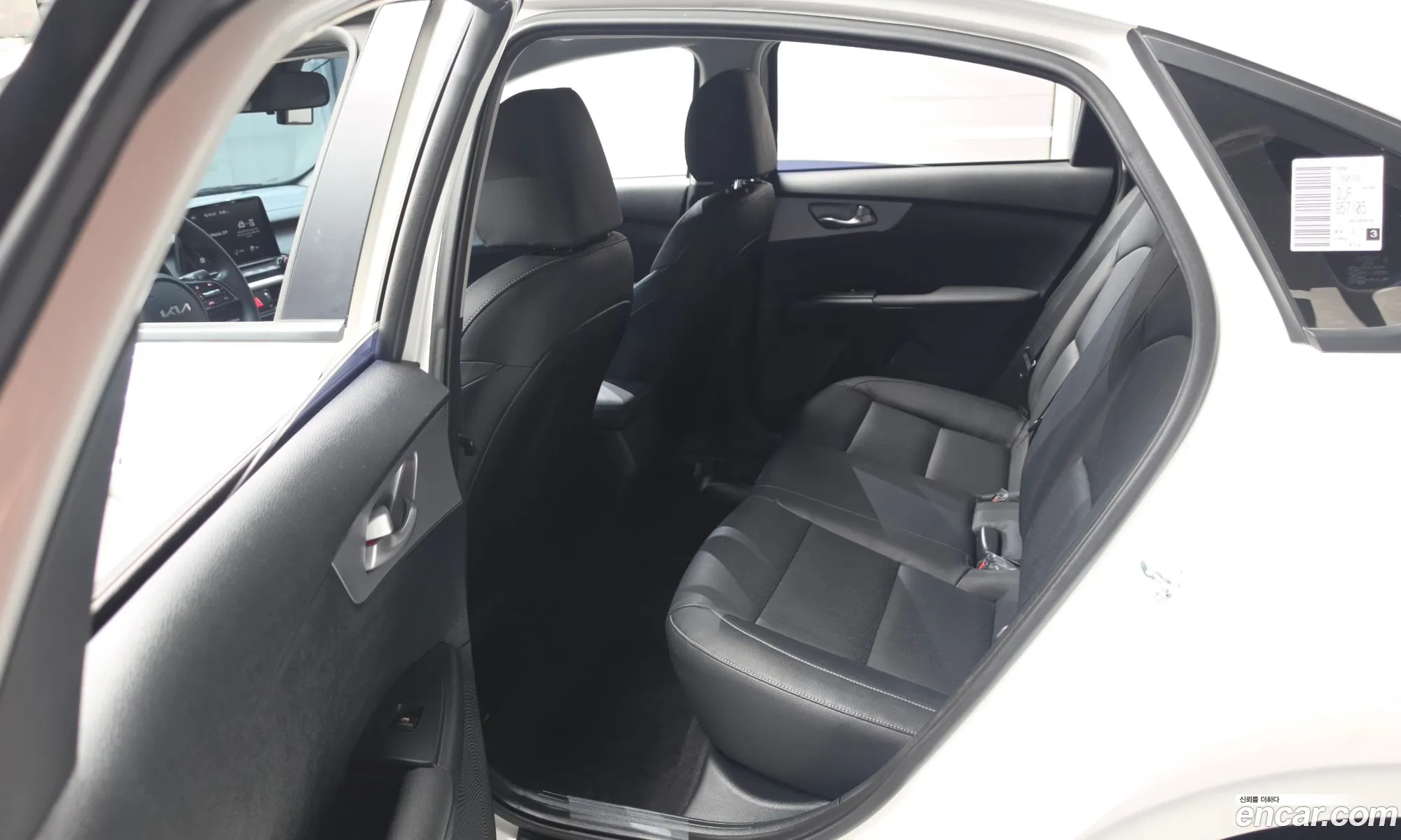 Kia K3 2023 — 17