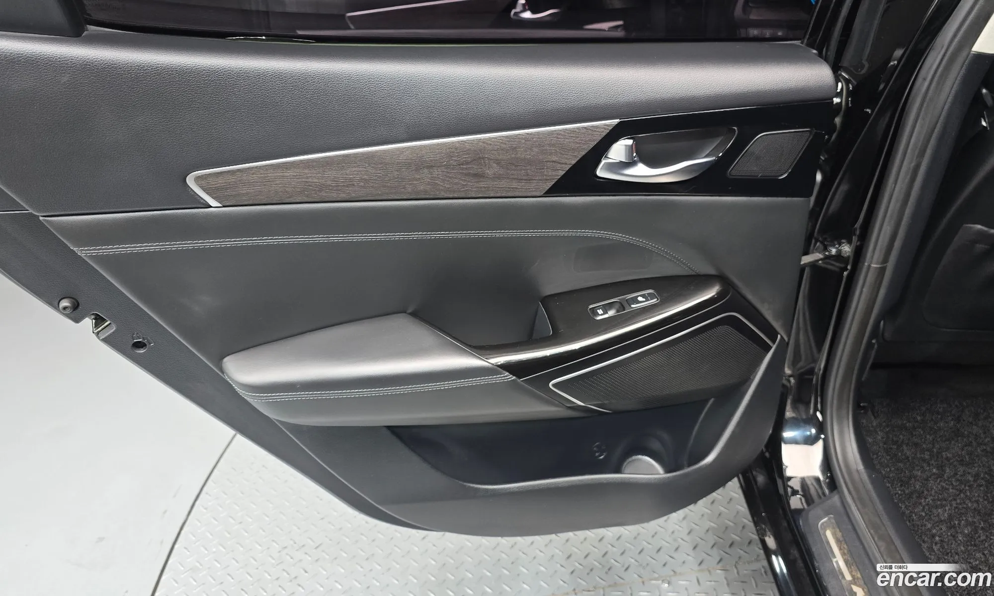 Kia K7 Premier Hybrid 2020 — 23