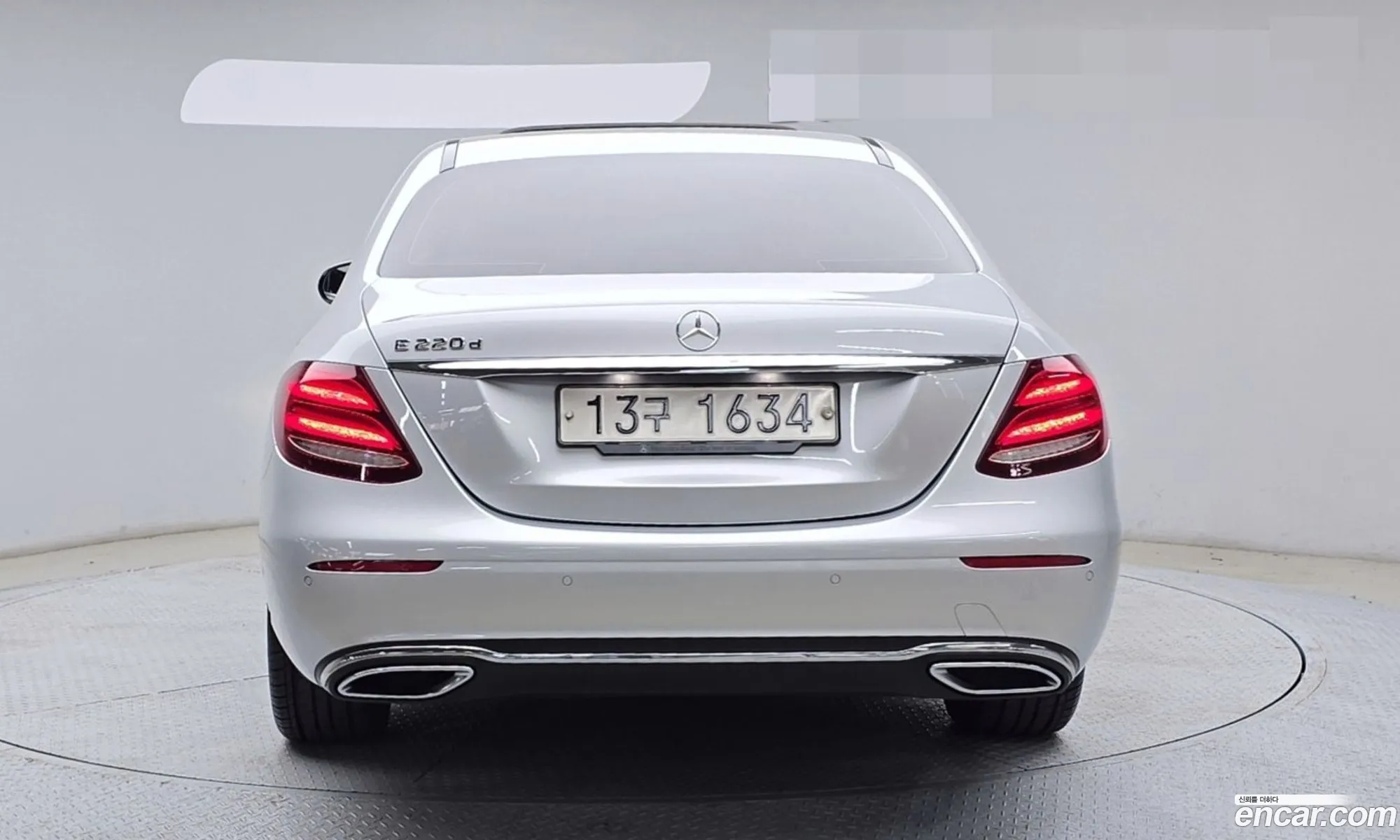 Mercedes-Benz E-Class W213 2017 — 11