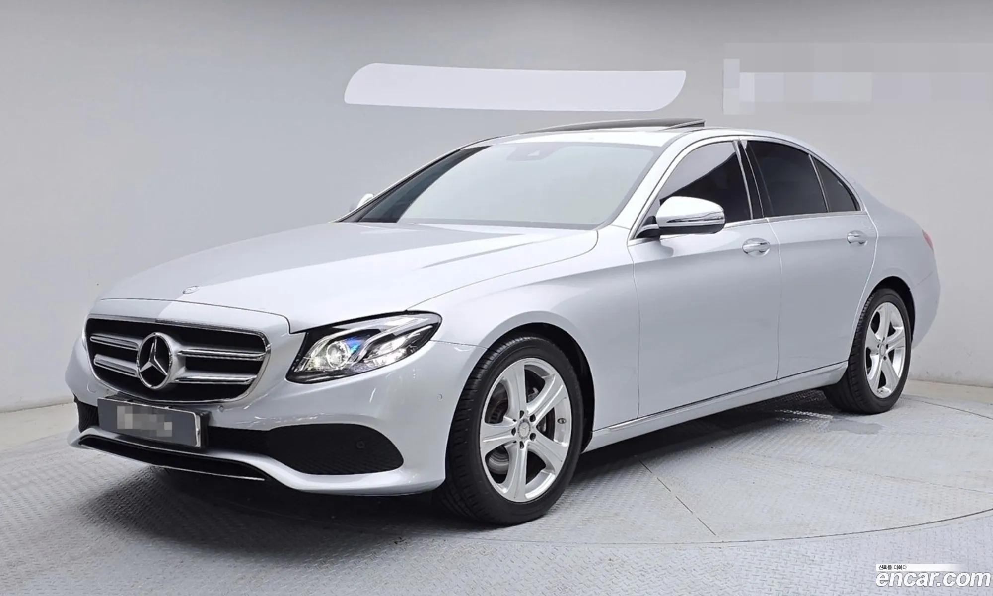 Mercedes-Benz E-Class W213 2017 — 19
