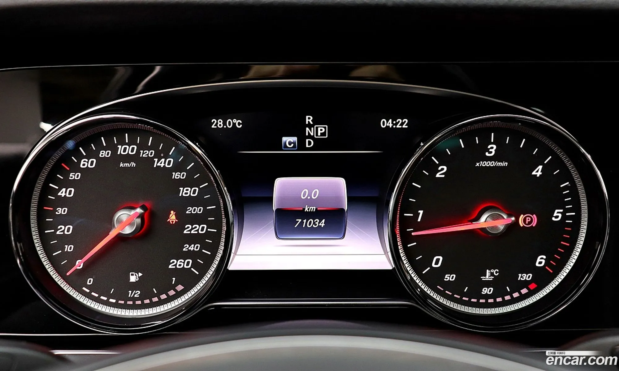 Mercedes-Benz E-Class W213 2017 — 12
