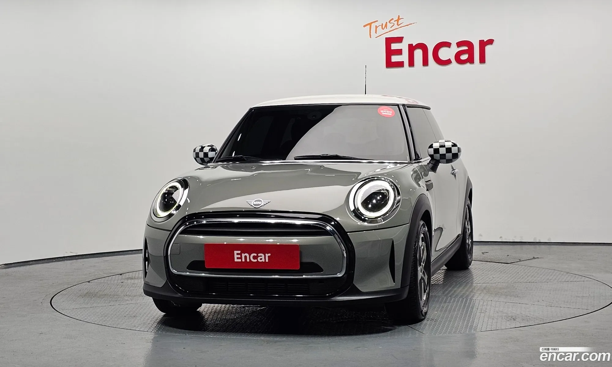 Mini Cooper 2021 — 21